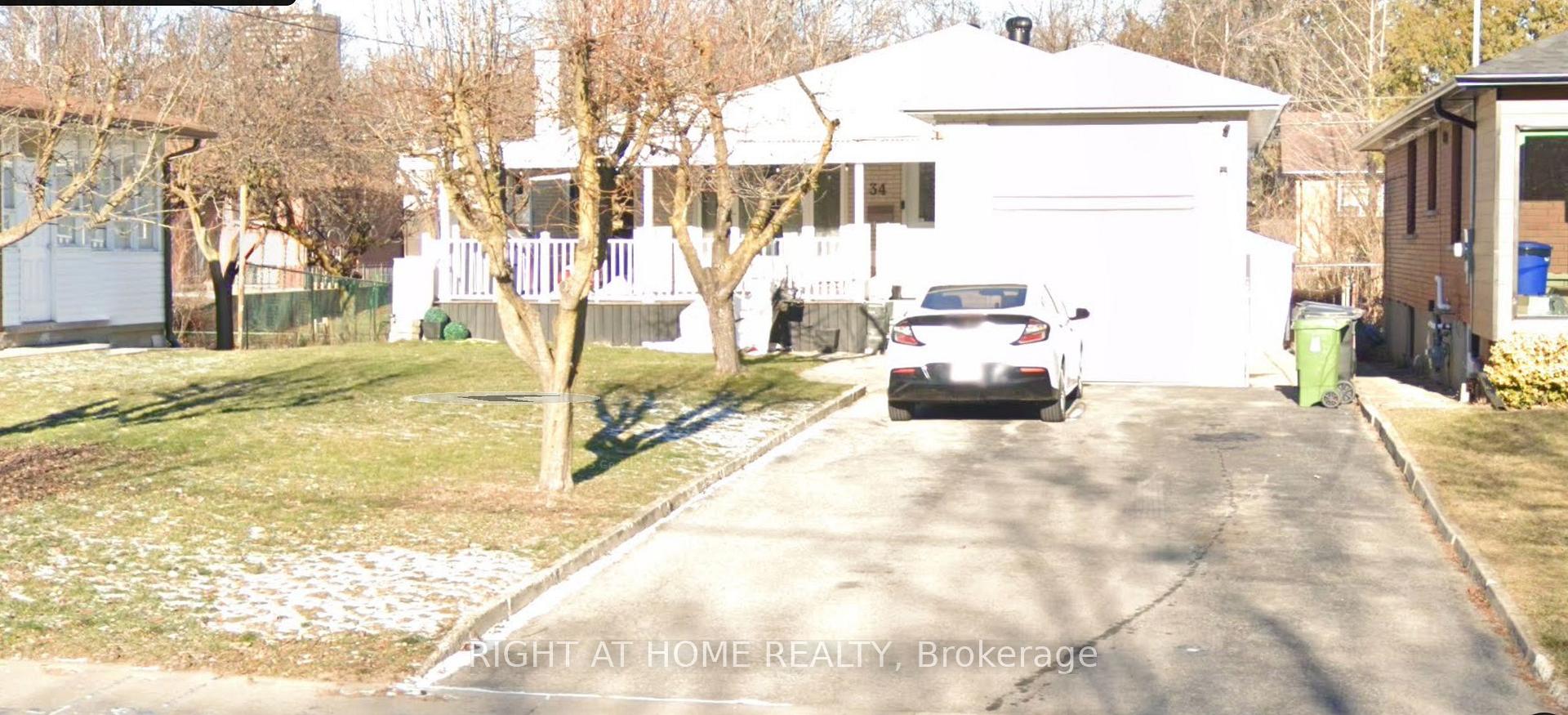 34 Connaught Avenue, Toronto C07, ON M4L 2V9