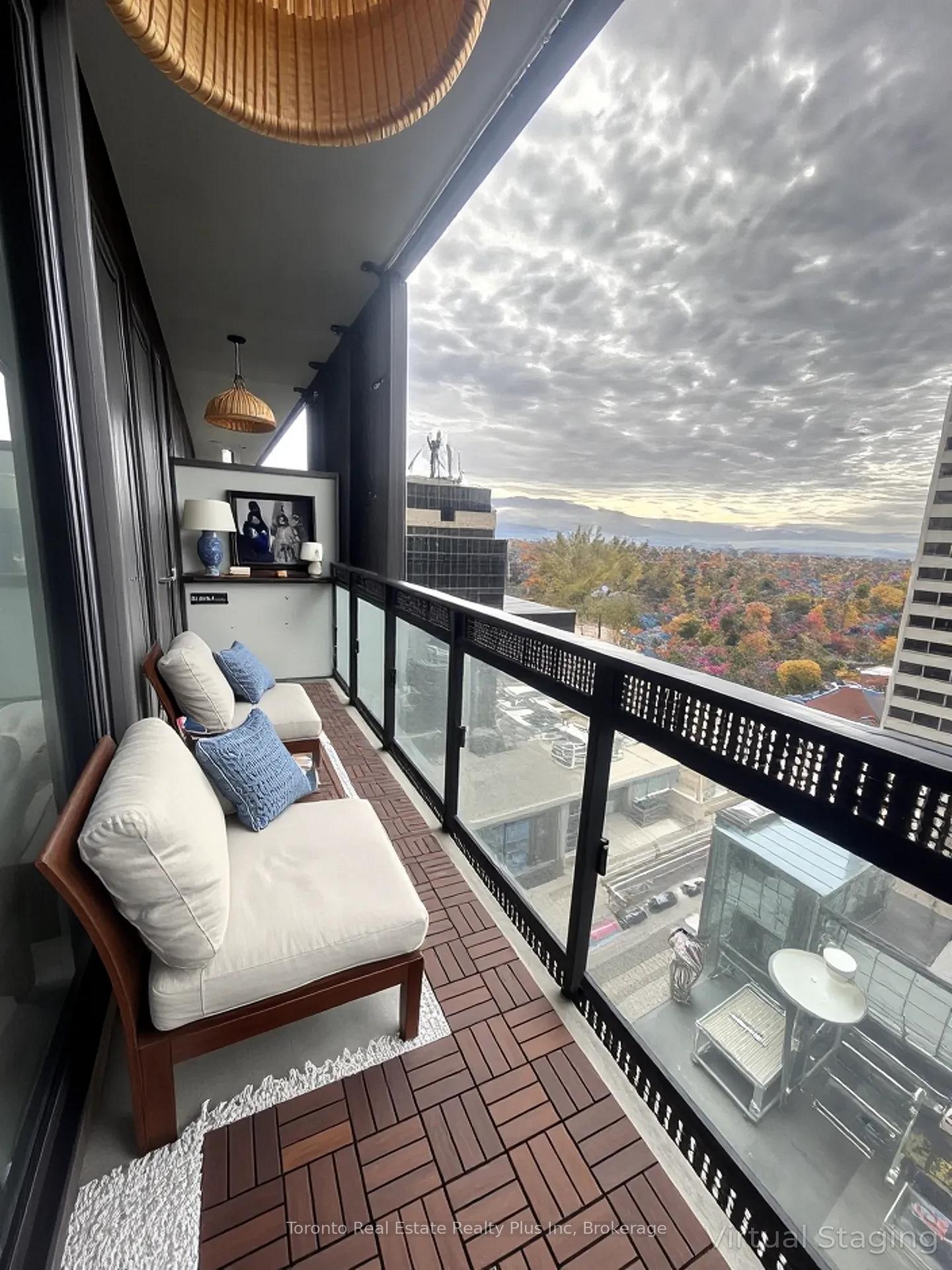 8 Eglinton Avenue E 1503, Toronto, ON M4P 1A6