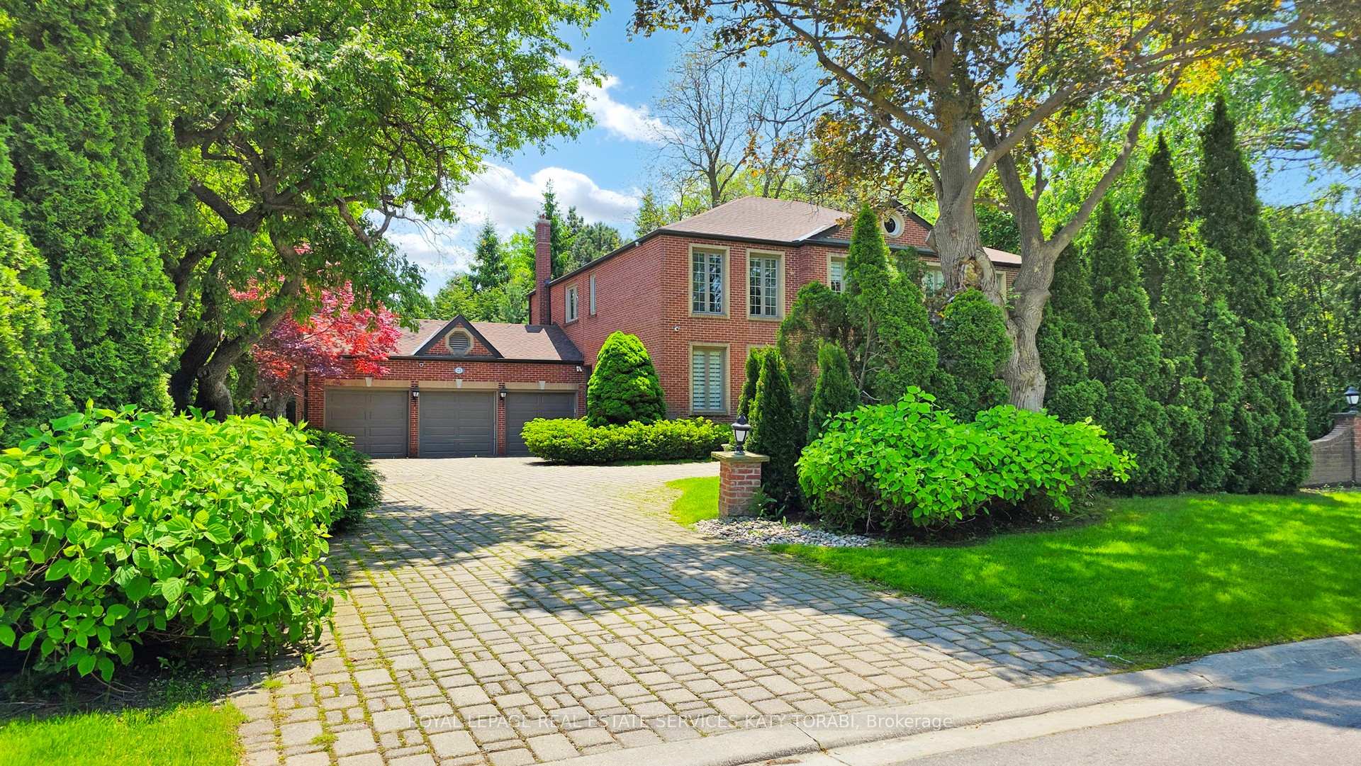 21 Forest Heights Boulevard, Toronto C12, ON M2L 1G4