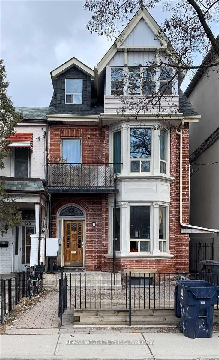 124 Baldwin Street, Toronto, ON M5T 1L6