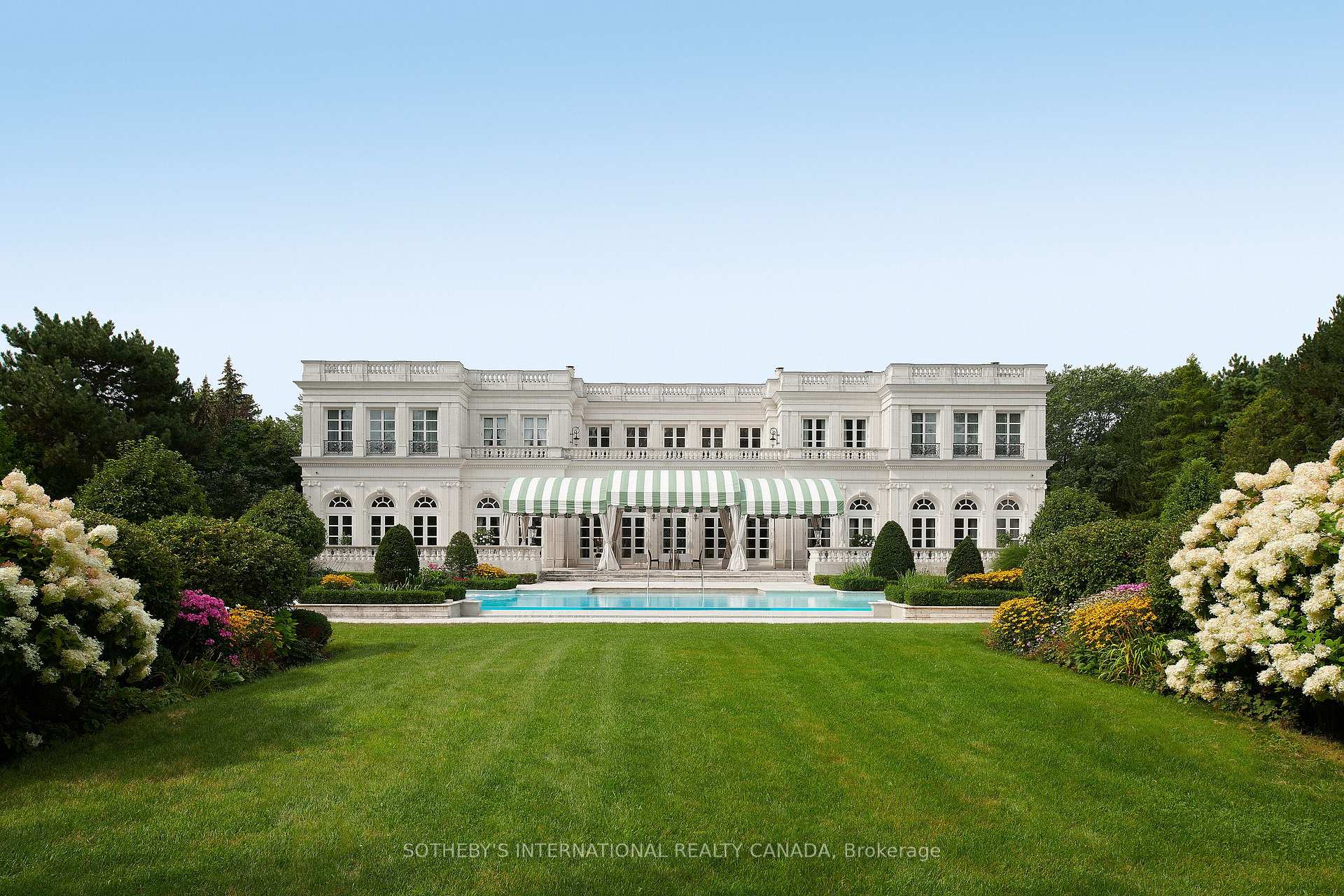 15 High Point Road, Toronto C12, ON M3B 2A3