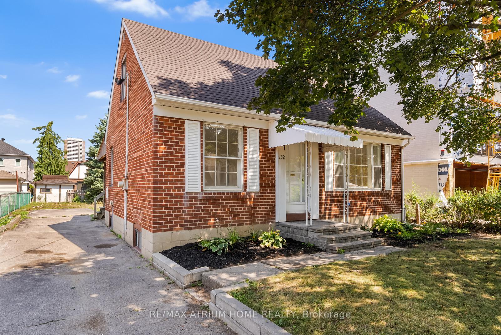 132 Homewood Avenue, Toronto C07, ON M2M 1K3