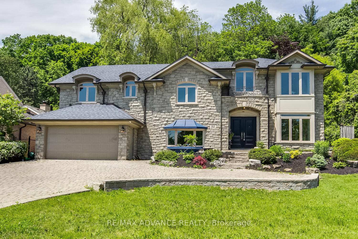 32 Brookfield Road, Toronto, ON M2P 1A9