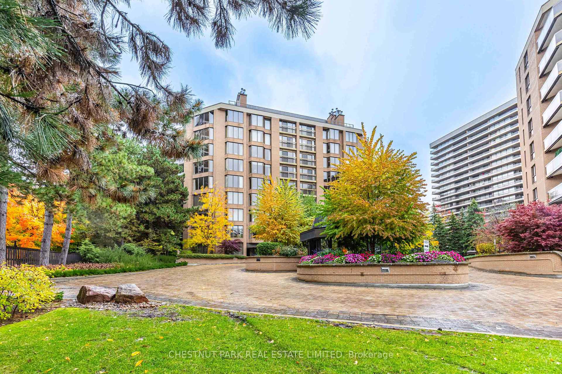 70 Rosehill Avenue 406, Toronto C09, ON M4T 2W7