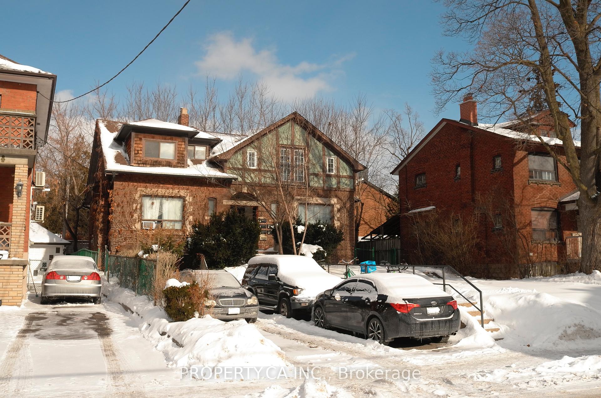 4 Glenhurst Avenue, Toronto, ON M6C 1H7