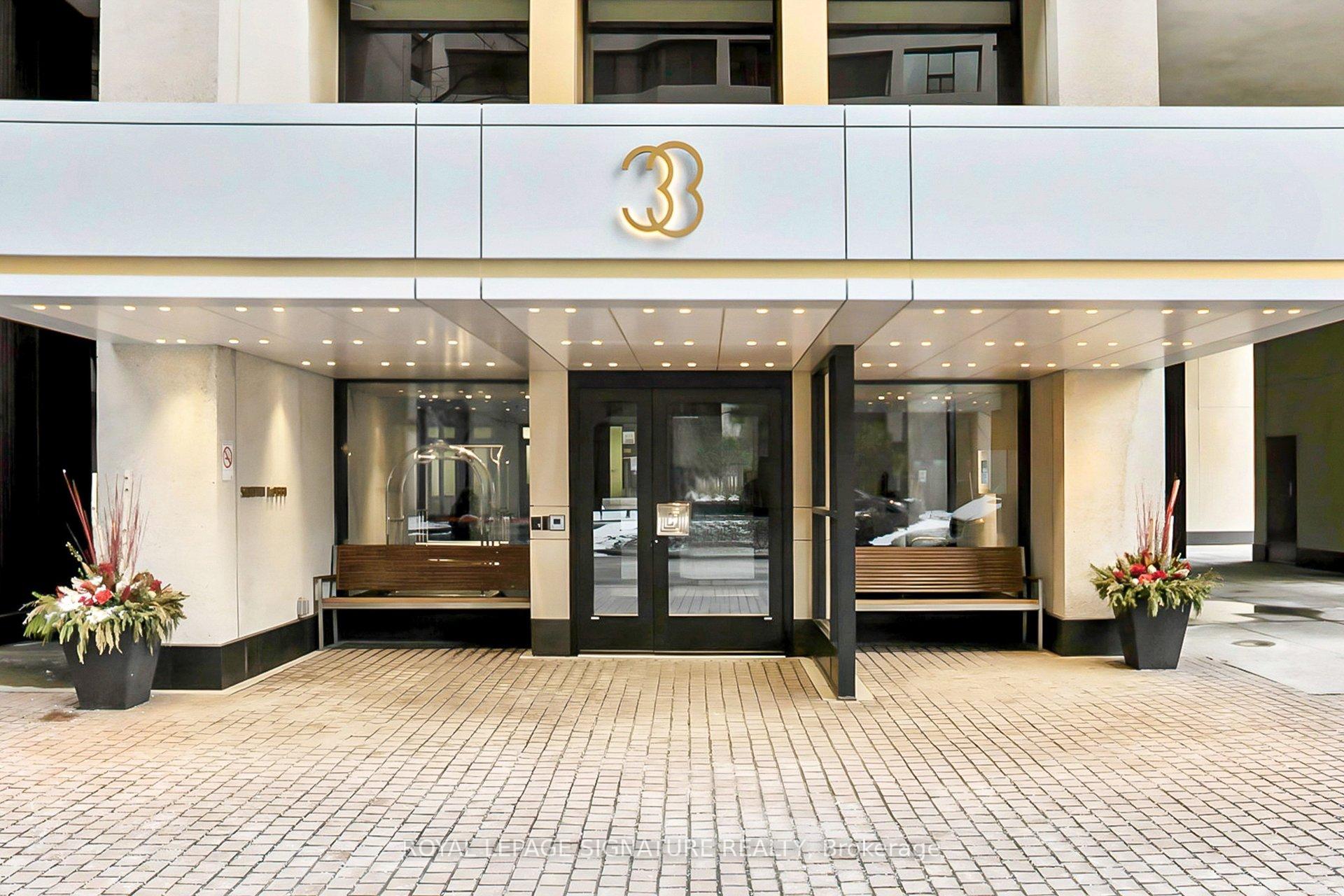 33 Harbour Square 410/204, Toronto, ON M5J 2G2
