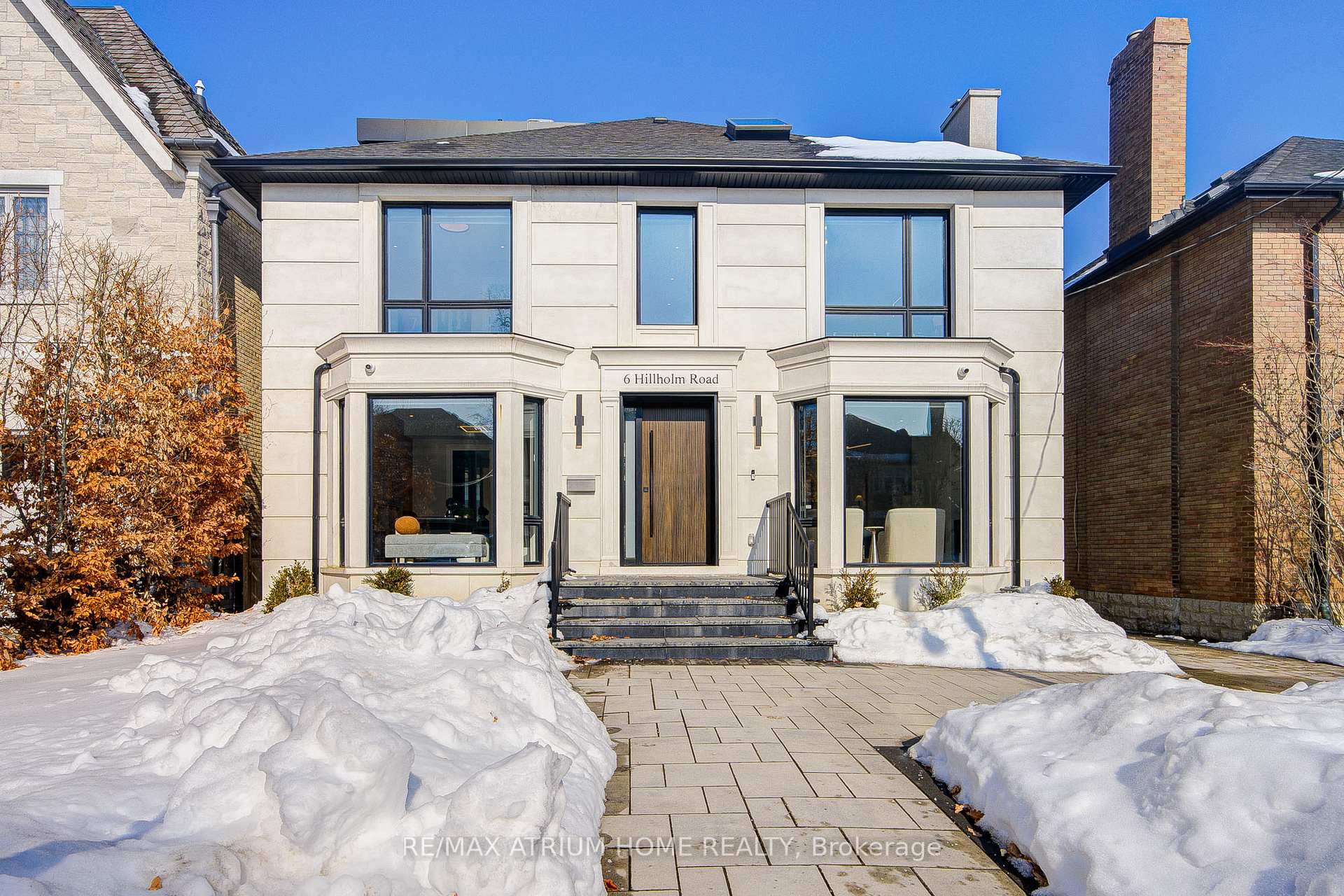 6 Hillholm Road, Toronto, ON M5P 1M2