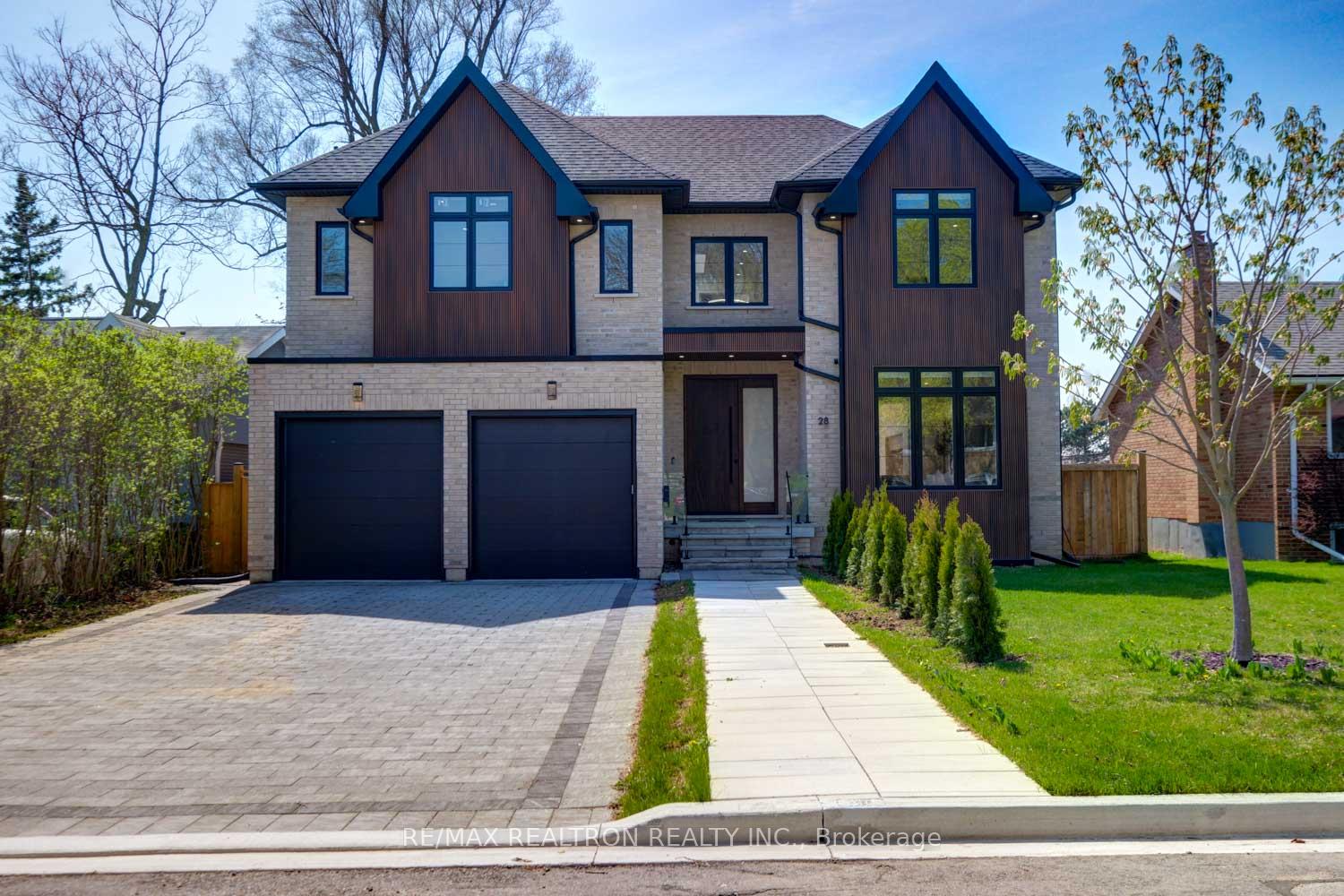 28 Ternhill Crescent, Toronto, ON M3C 2E5