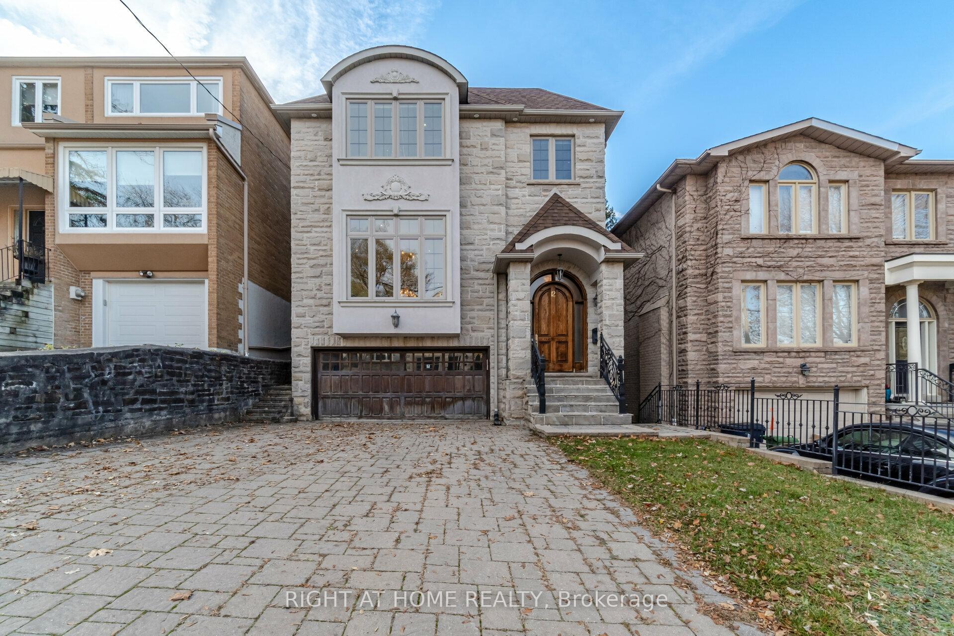 12 Walder Avenue, Toronto, ON M4P 2R5
