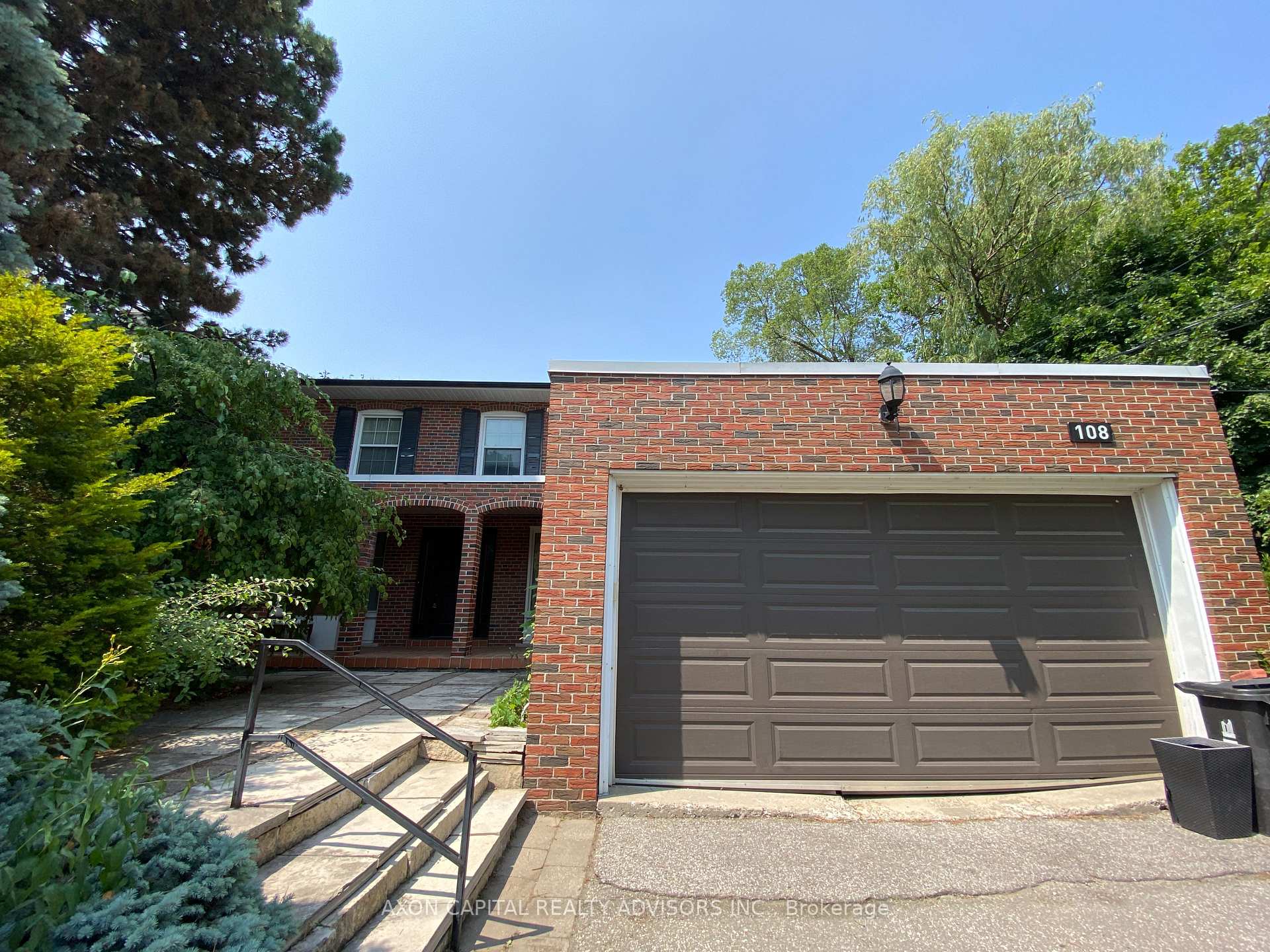 108 Old Colony Road, Toronto, ON M2L 2K2