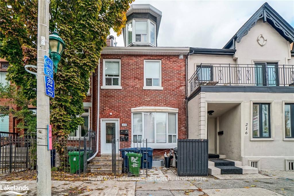 214 Gerrard Street E, Toronto, ON M5A 2E6