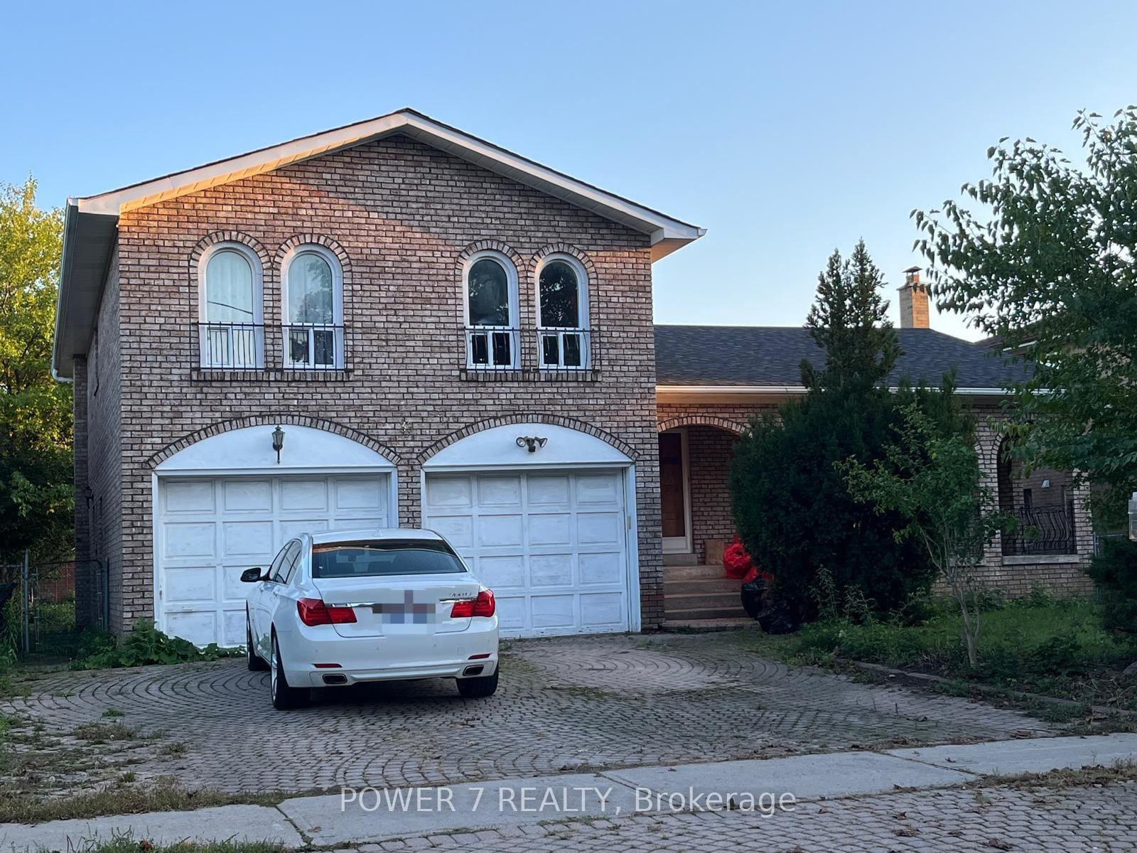 33 Ernest Avenue, Toronto, ON M2J 3T4