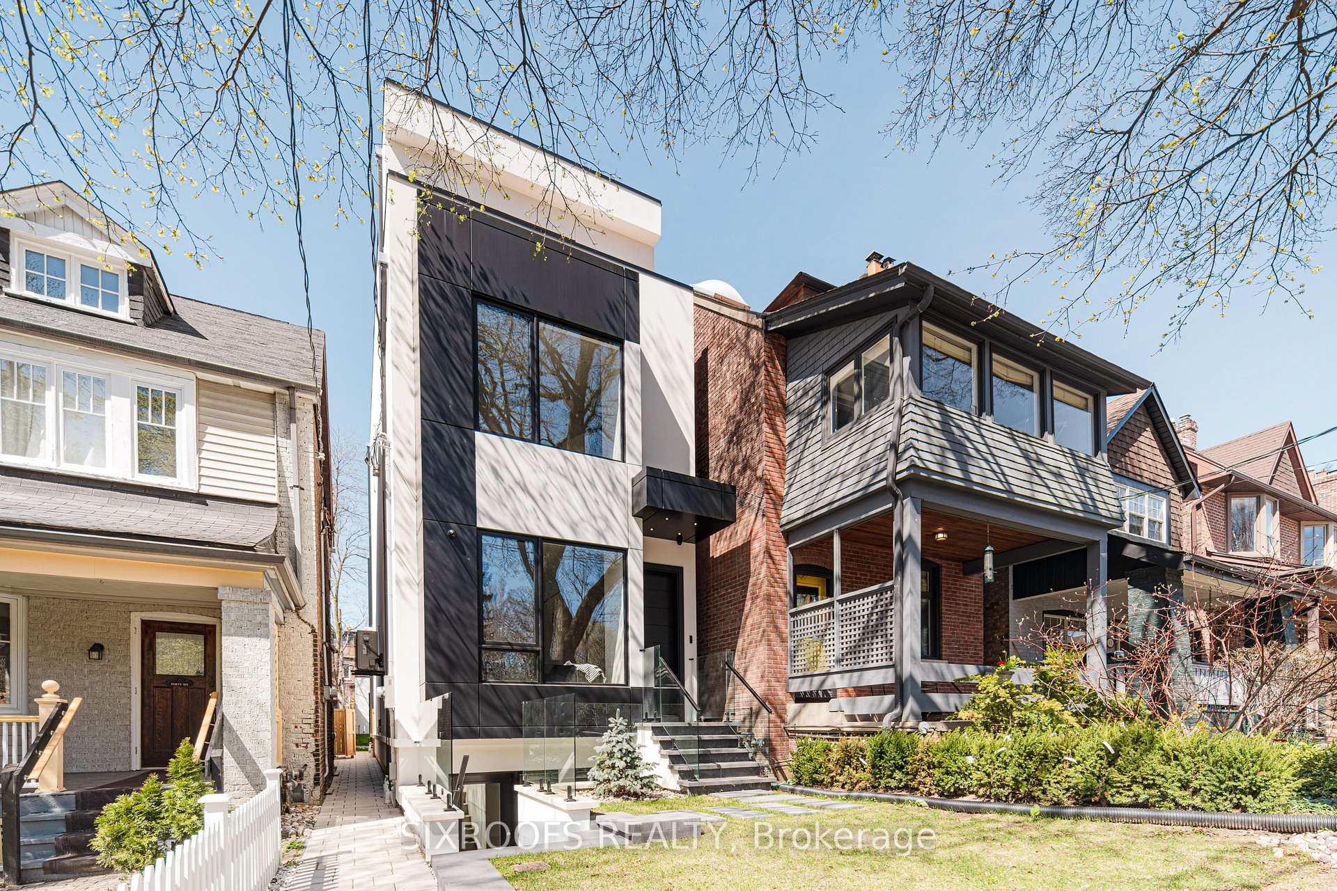 44A Alcina Avenue, Toronto, ON M6G 2E8