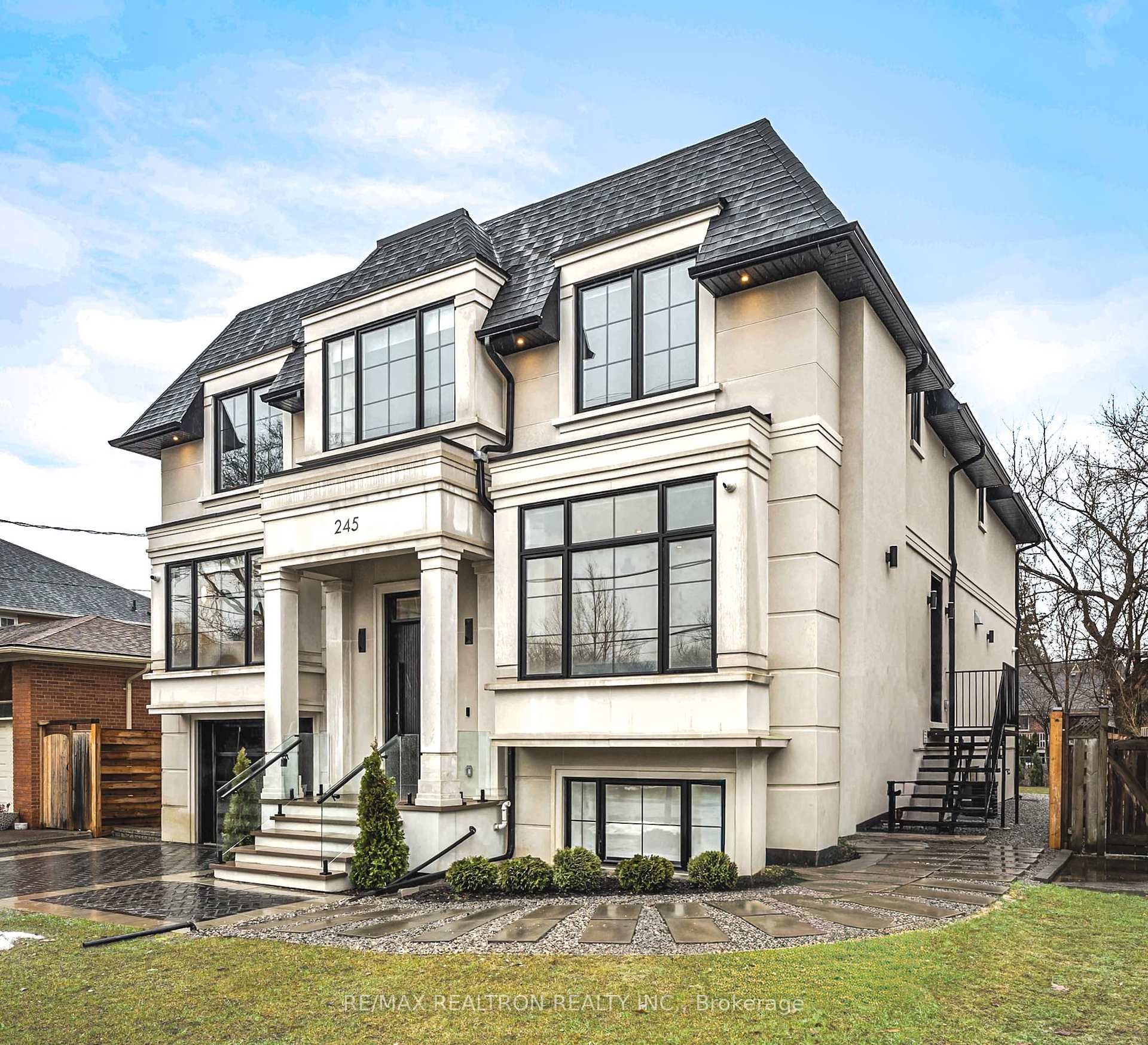 245 Patricia Avenue, Toronto, ON M2M 1J7