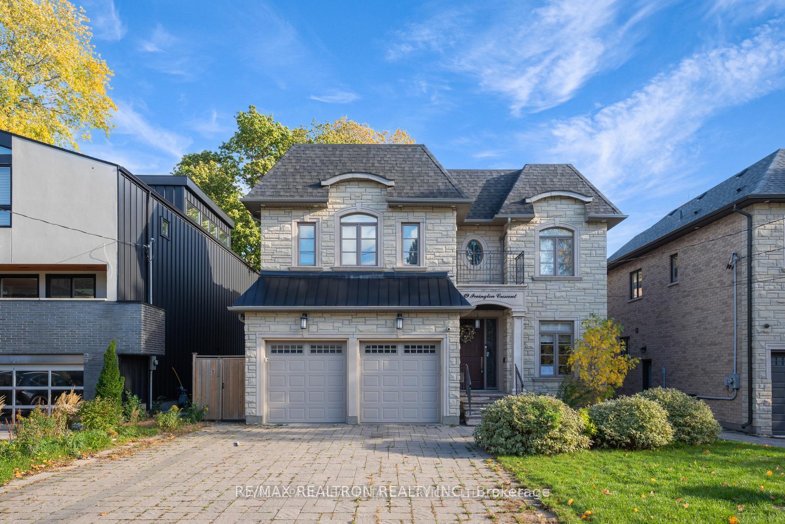 19 Irvington Crescent, Toronto, ON M2N 2Z2