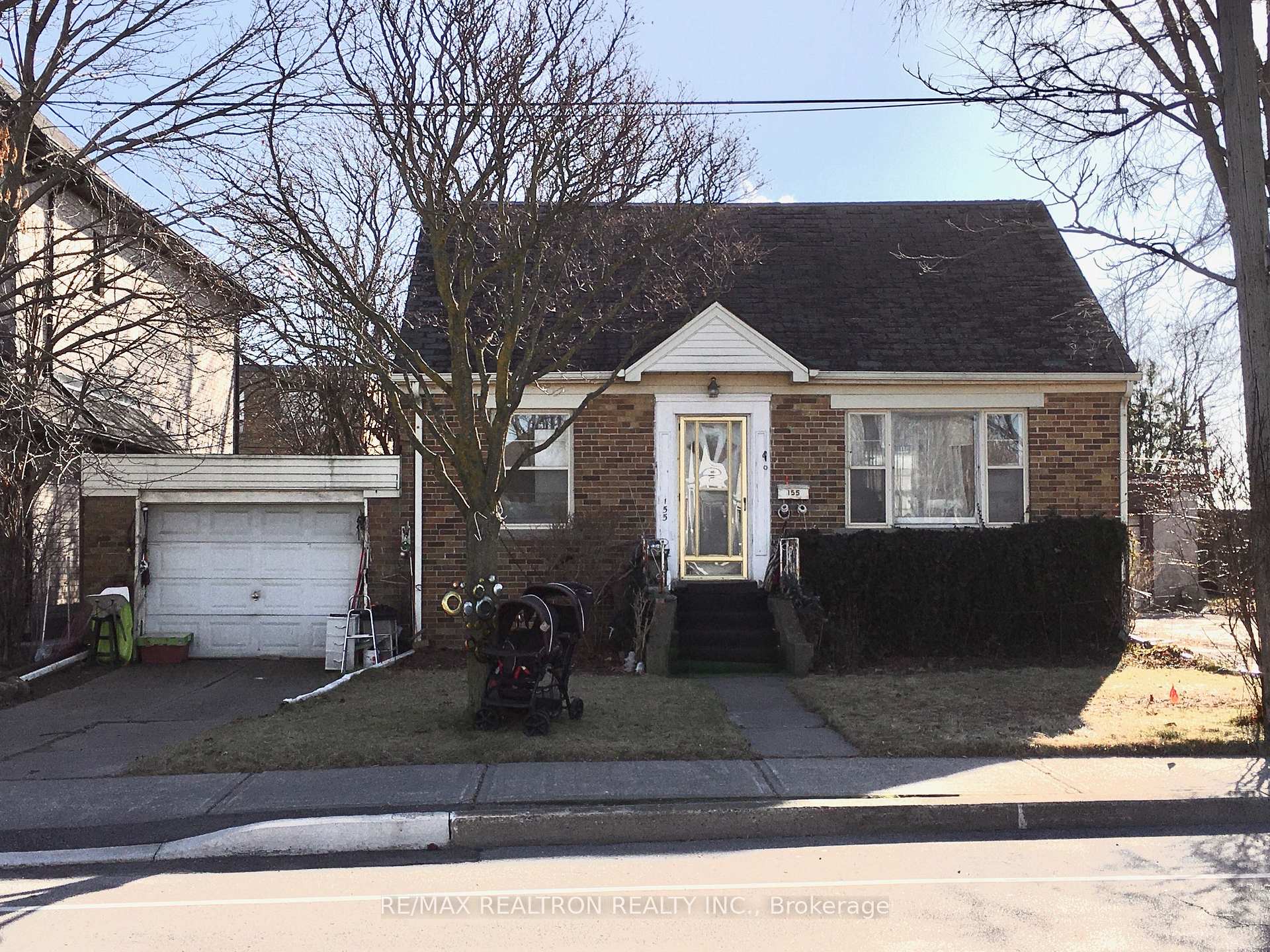 155 Dell Park Avenue, Toronto, ON M6B 2V4