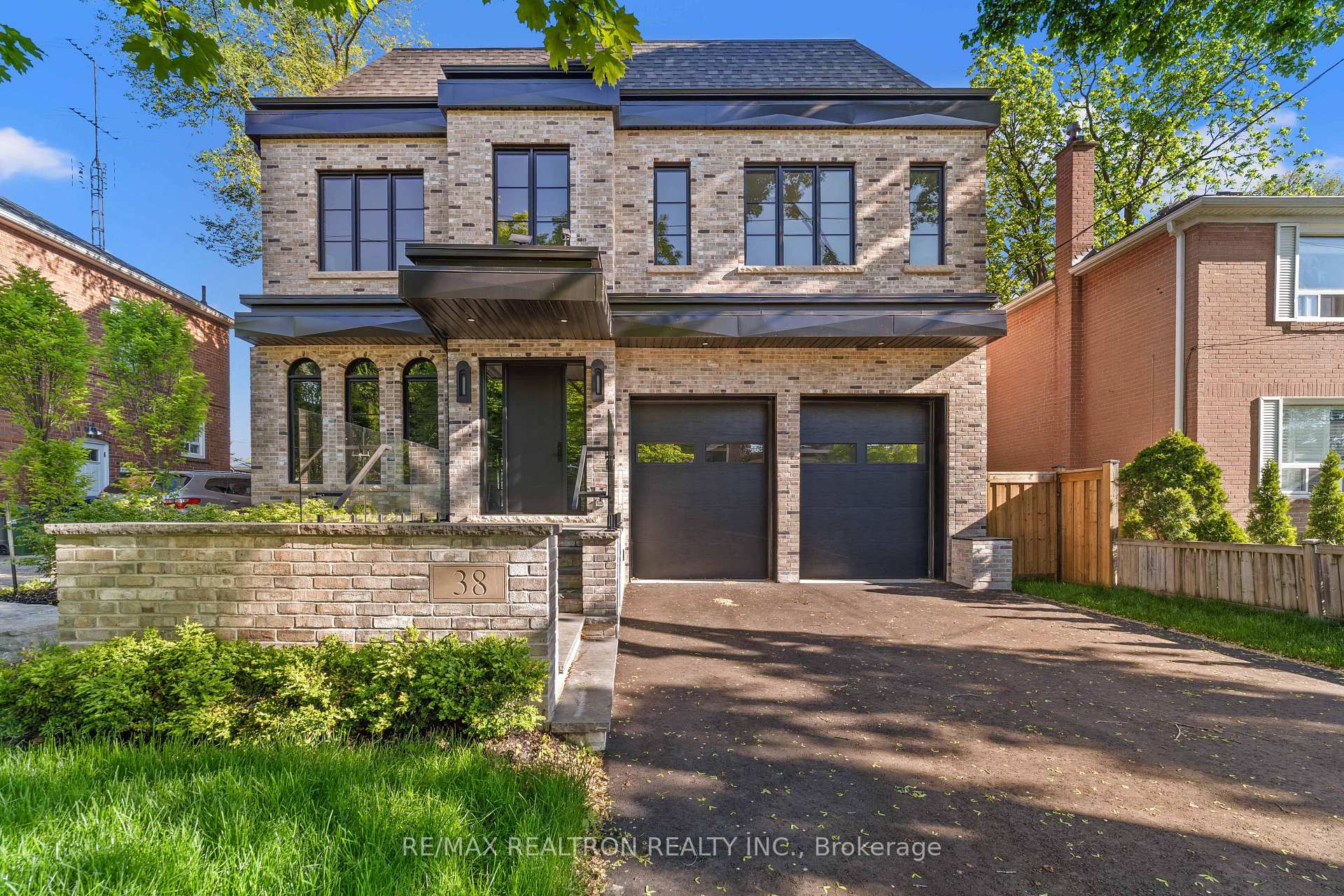38 Ridgevale Drive, Toronto C04, ON M6A 1K8