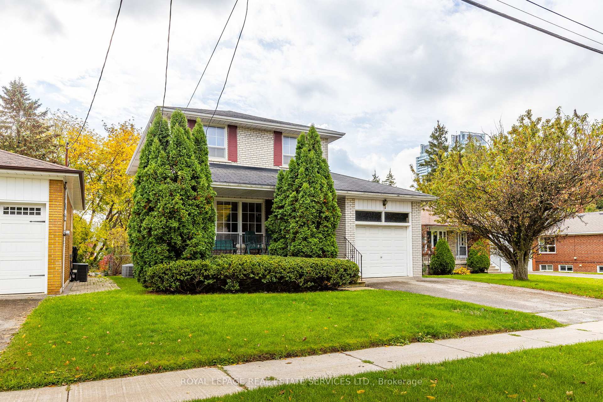 29 Doverwood Court, Toronto, ON M2M 2G6