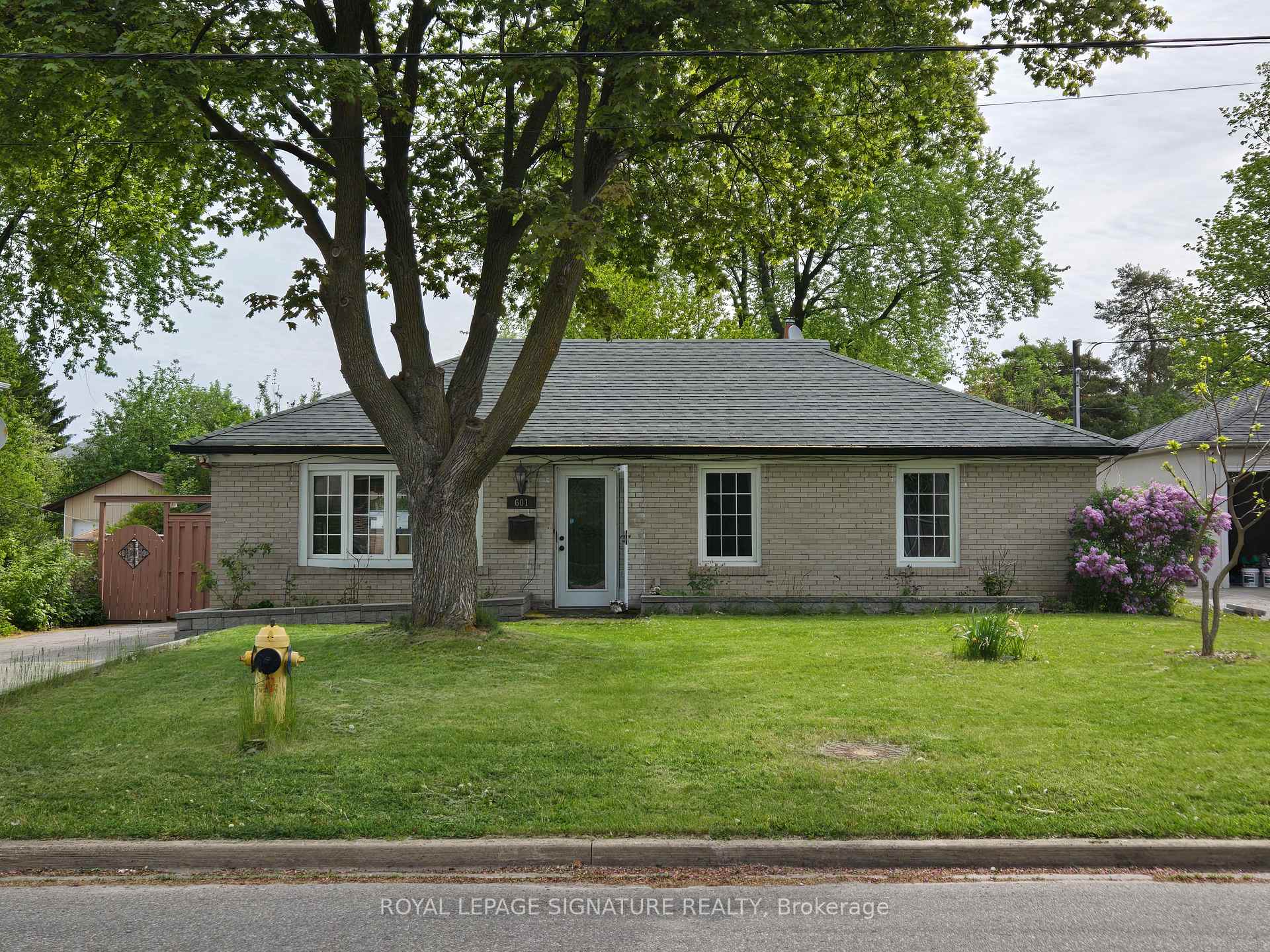601 Conacher Drive, Toronto, ON M2M 3M9