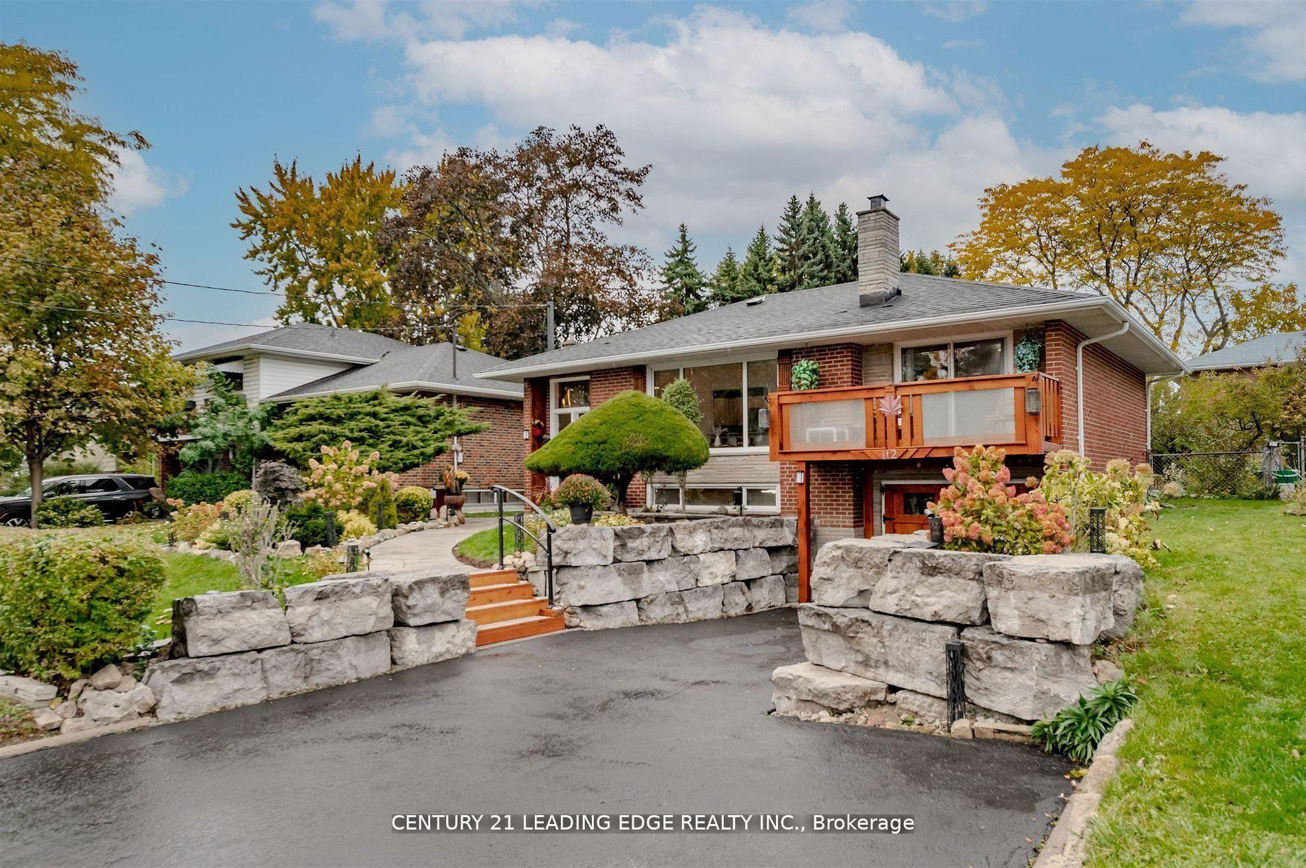 112 Wyndcliff Crescent, Toronto, ON M4A 2K3