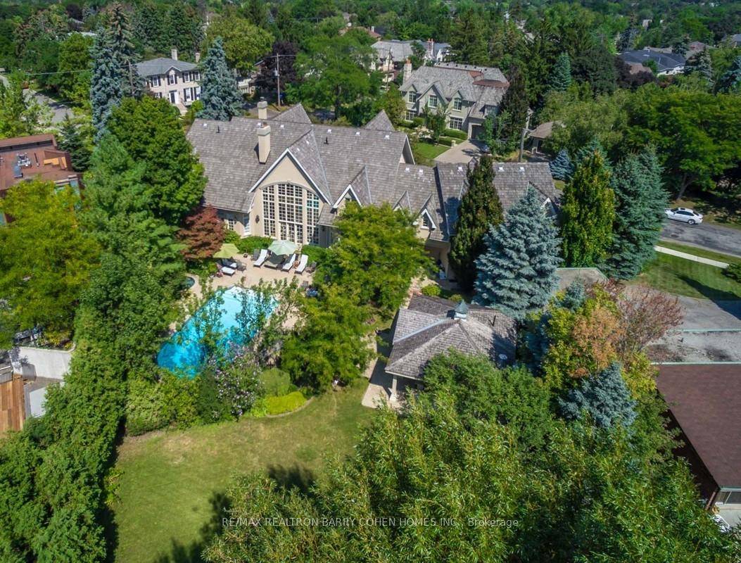 17 Bayview Ridge, Toronto, ON M2L 1E3
