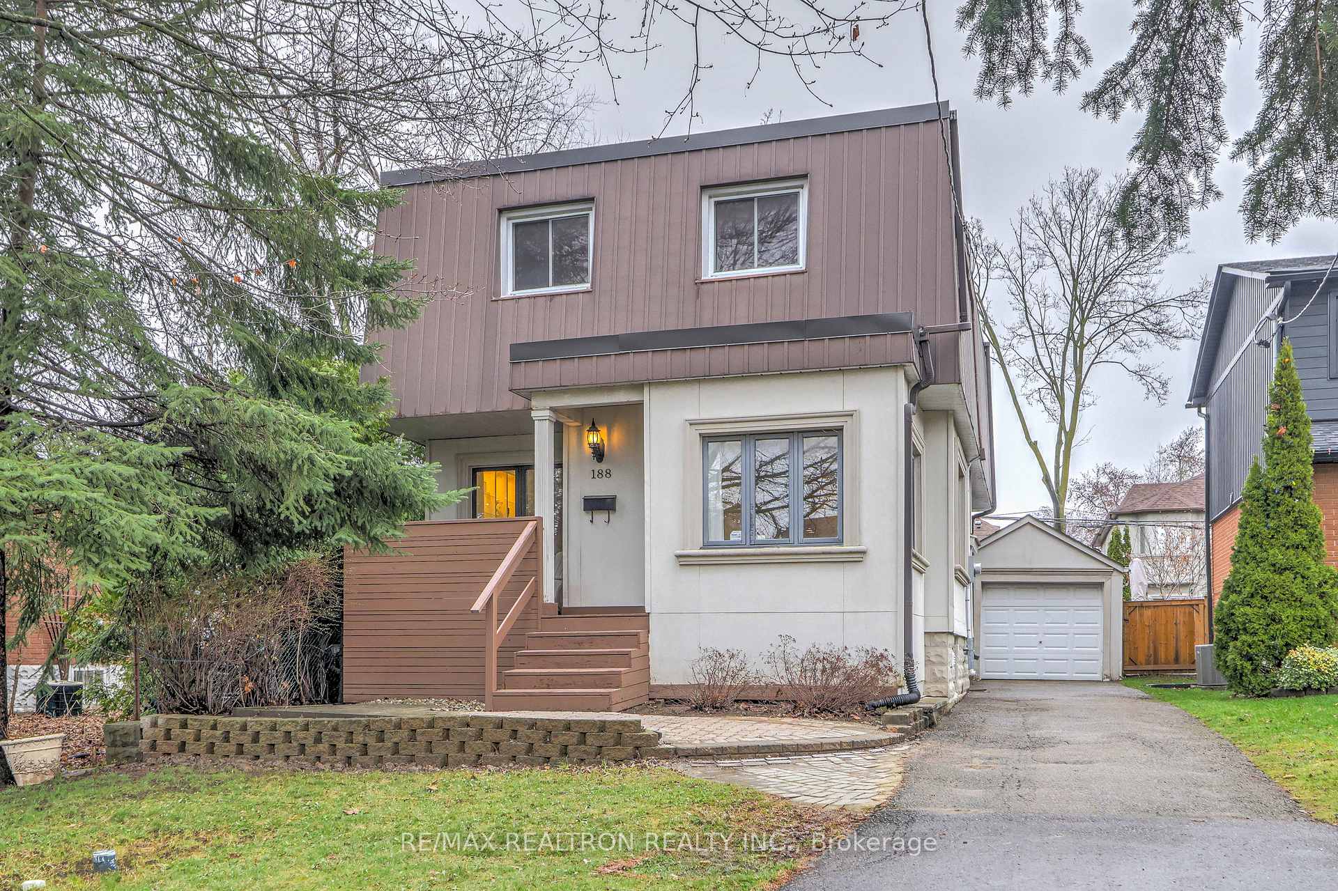 188 Maplehurst Avenue, Toronto, ON M2N 3C2