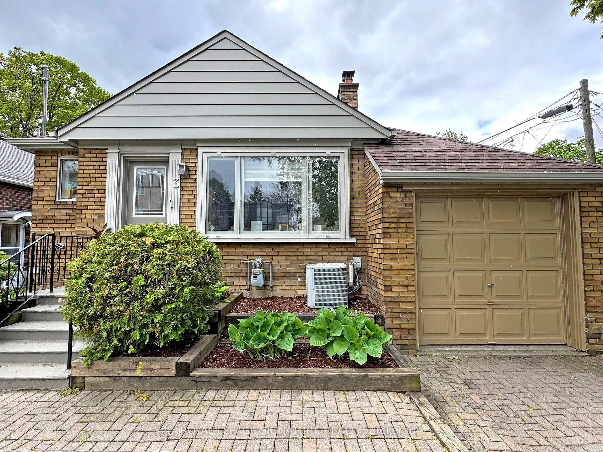 3 Kenrae Road, Toronto C11, ON M4G 1X9