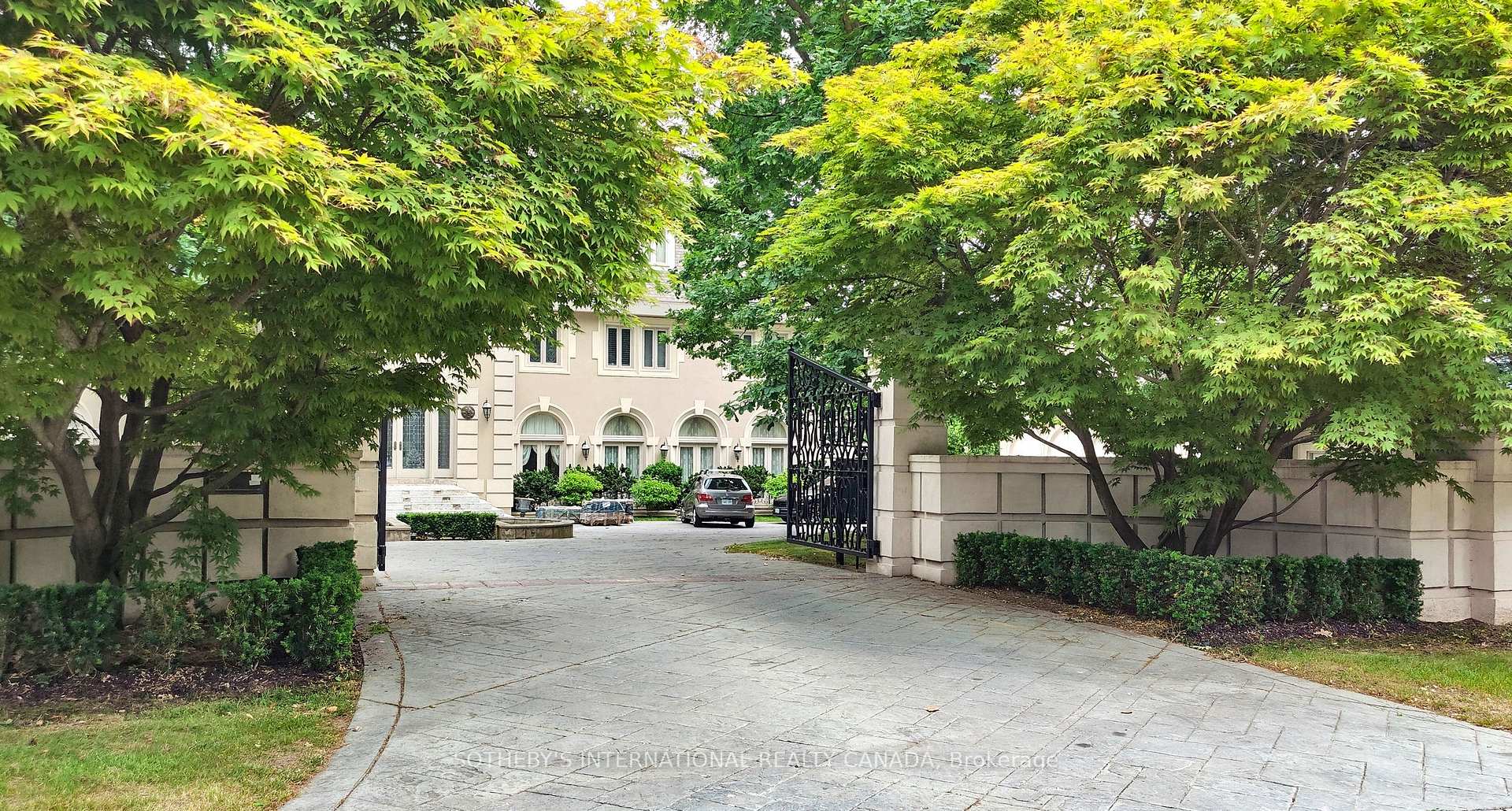 52 Post Road, Toronto, ON M3B 1H8