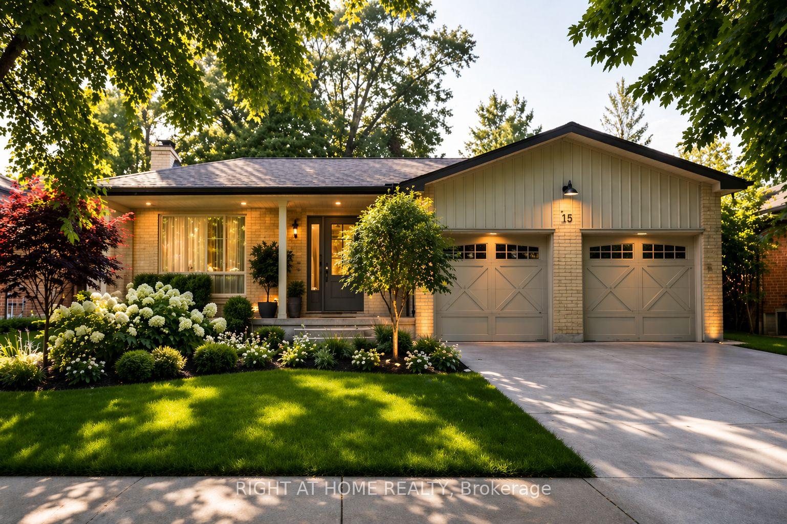 15 Foursome Crescent, Toronto, ON M2P 1W1
