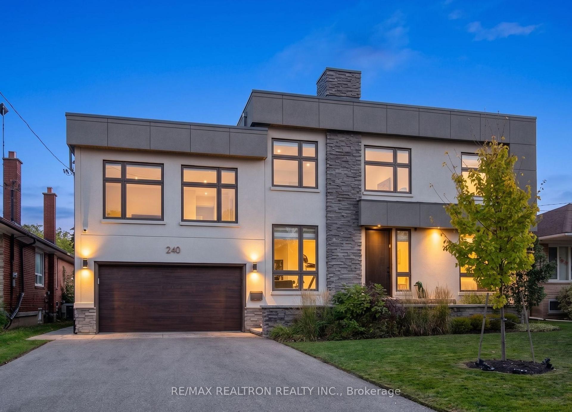 240 Maxwell Street, Toronto, ON M3H 5B7