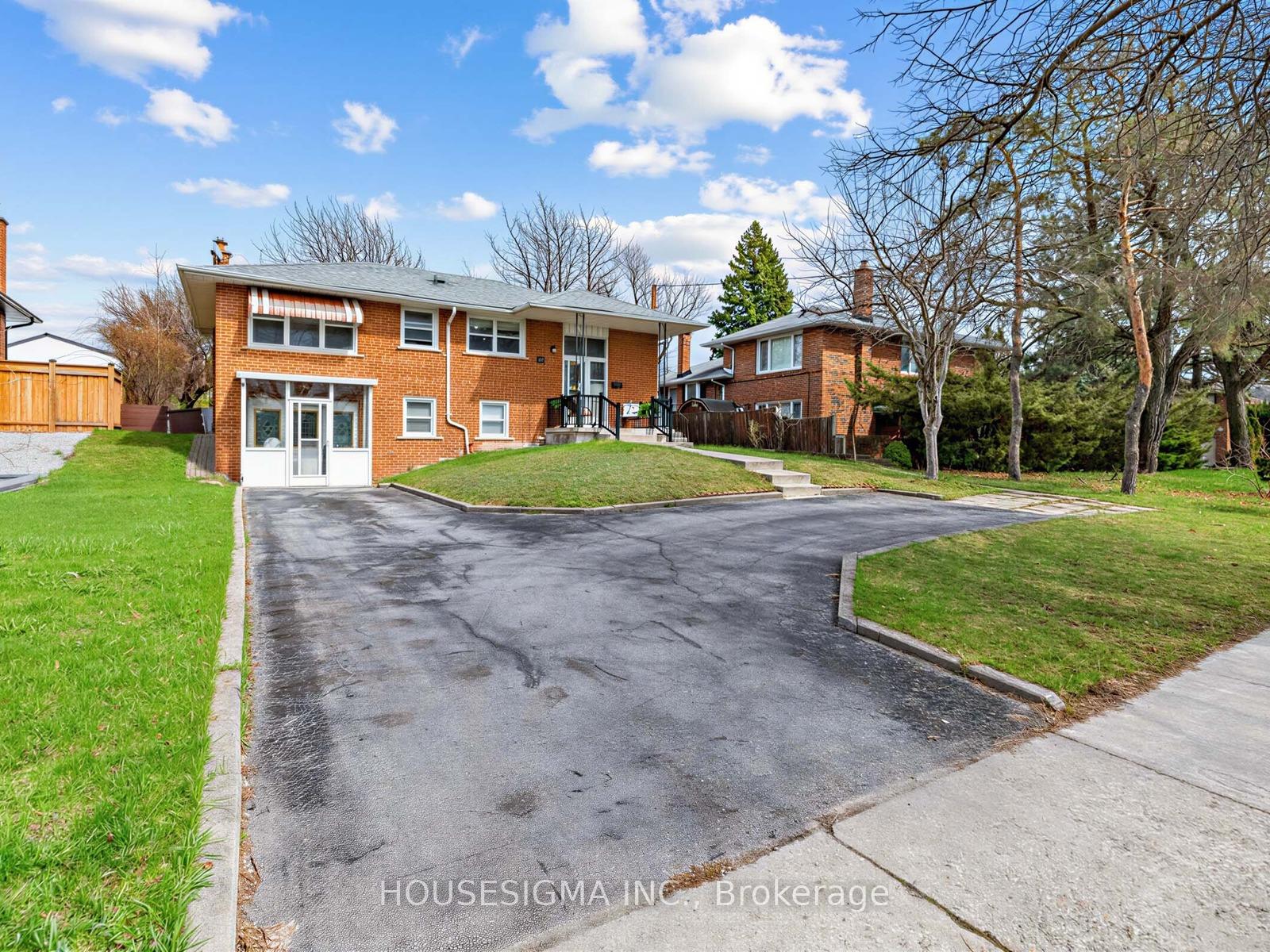 169 Sloane Avenue, Toronto, ON M4A 2C2