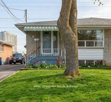 6 Ailsa Craig Court, Toronto, ON M2R 2B8