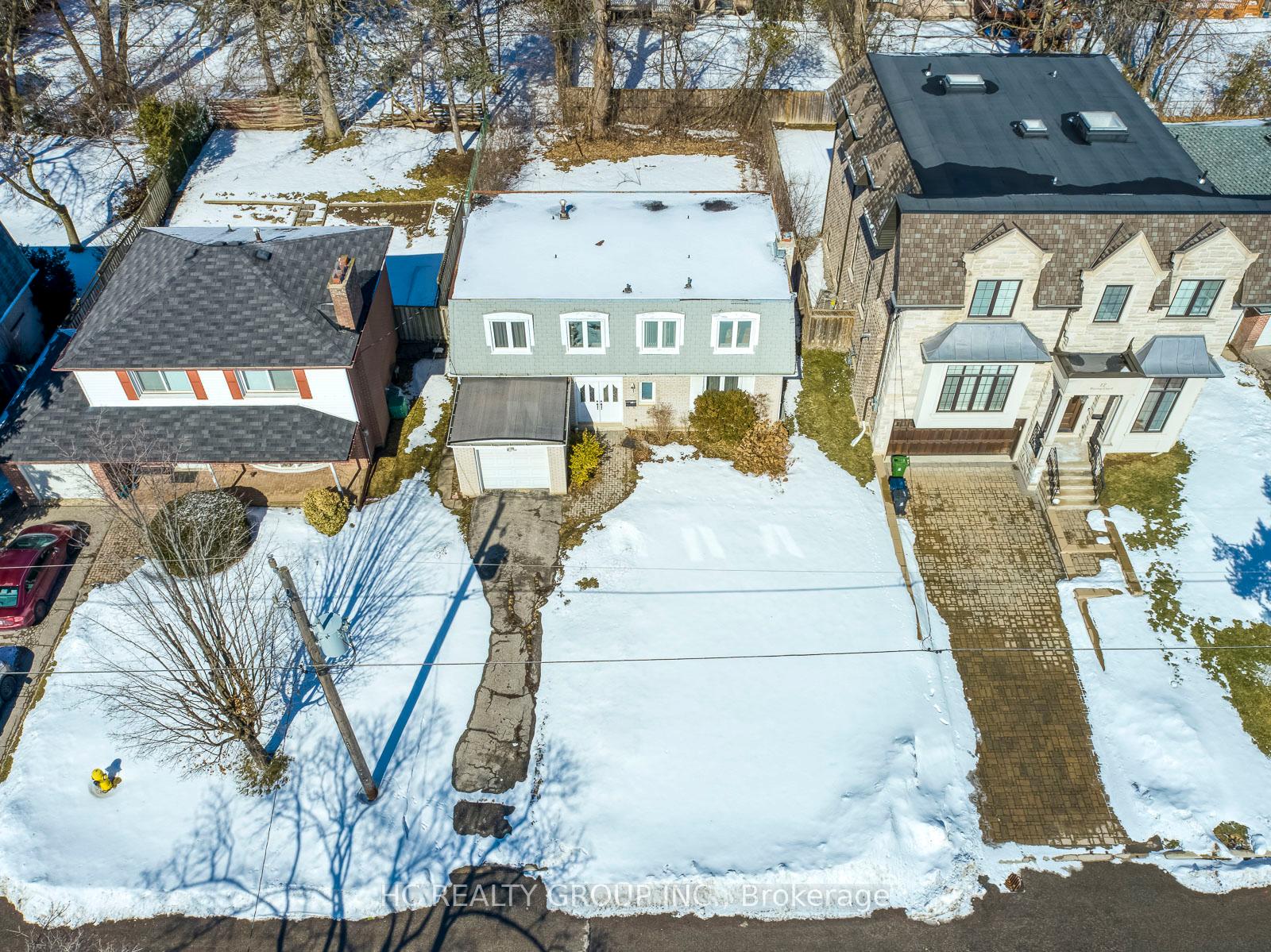 10 Waring Court, Toronto, ON M2N 4G7
