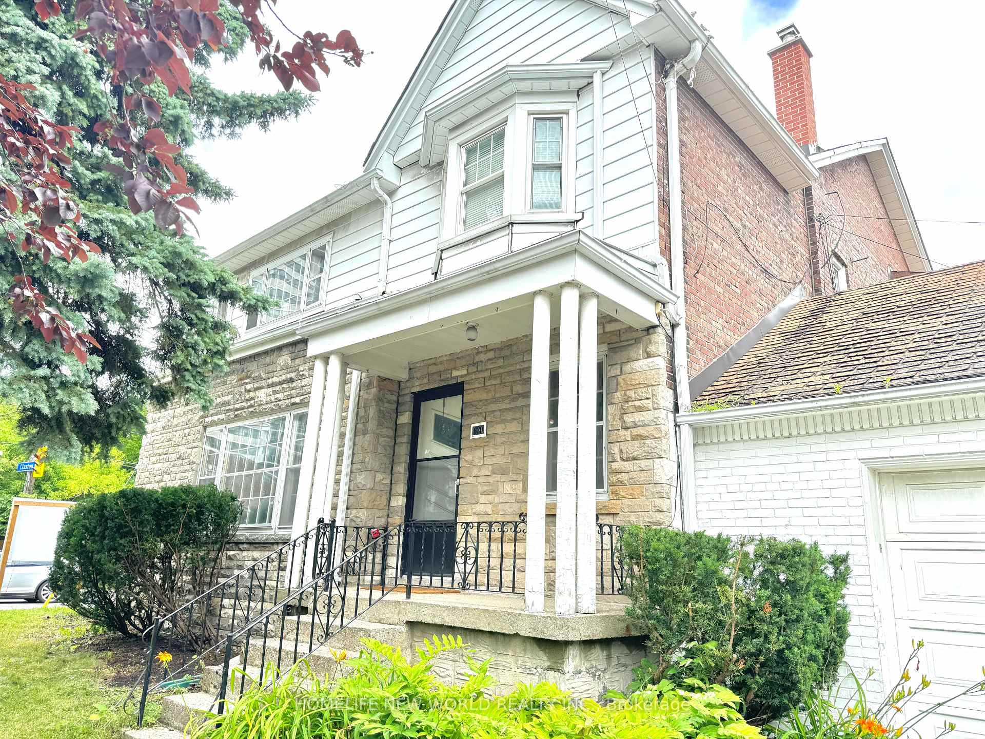 1563 Bathurst Street, Toronto, ON M5P 3H8
