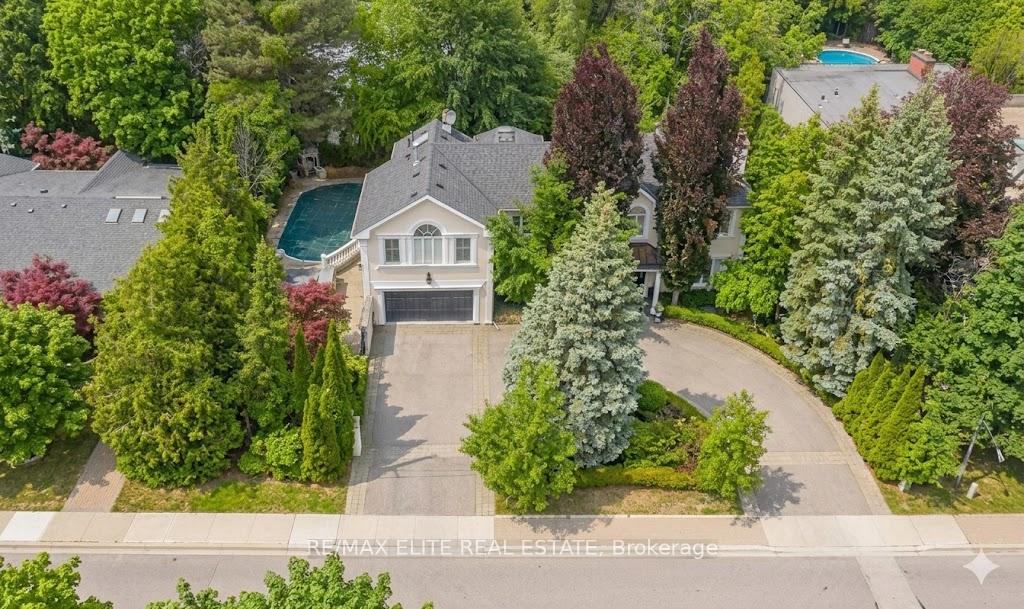 88 Old Colony Road, Toronto, ON M2L 2K2