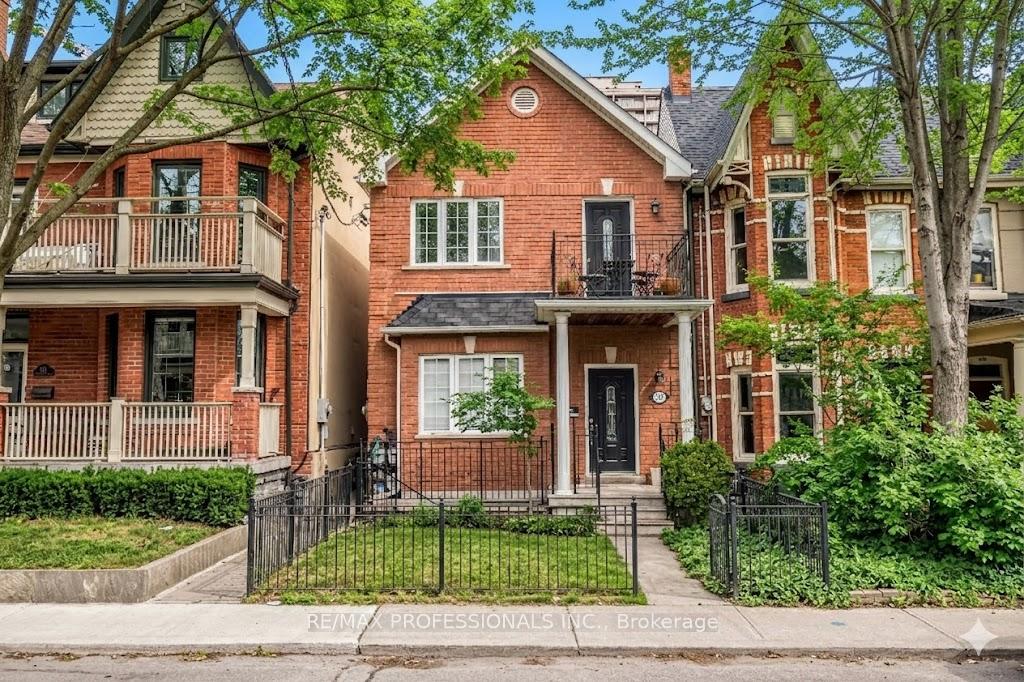 213 Major Street, Toronto, ON M5S 2L4