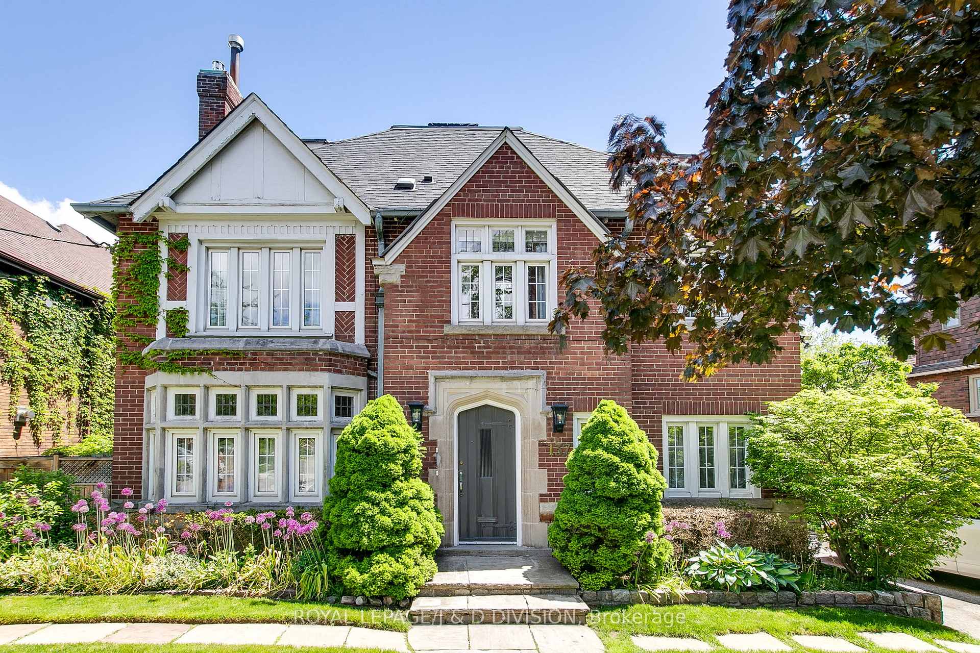137 Highbourne Road, Toronto, ON M5P 2J8