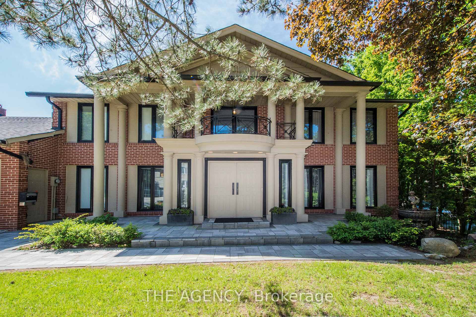 7 Shady Oaks Crescent, Toronto C12, ON M3C 2L4