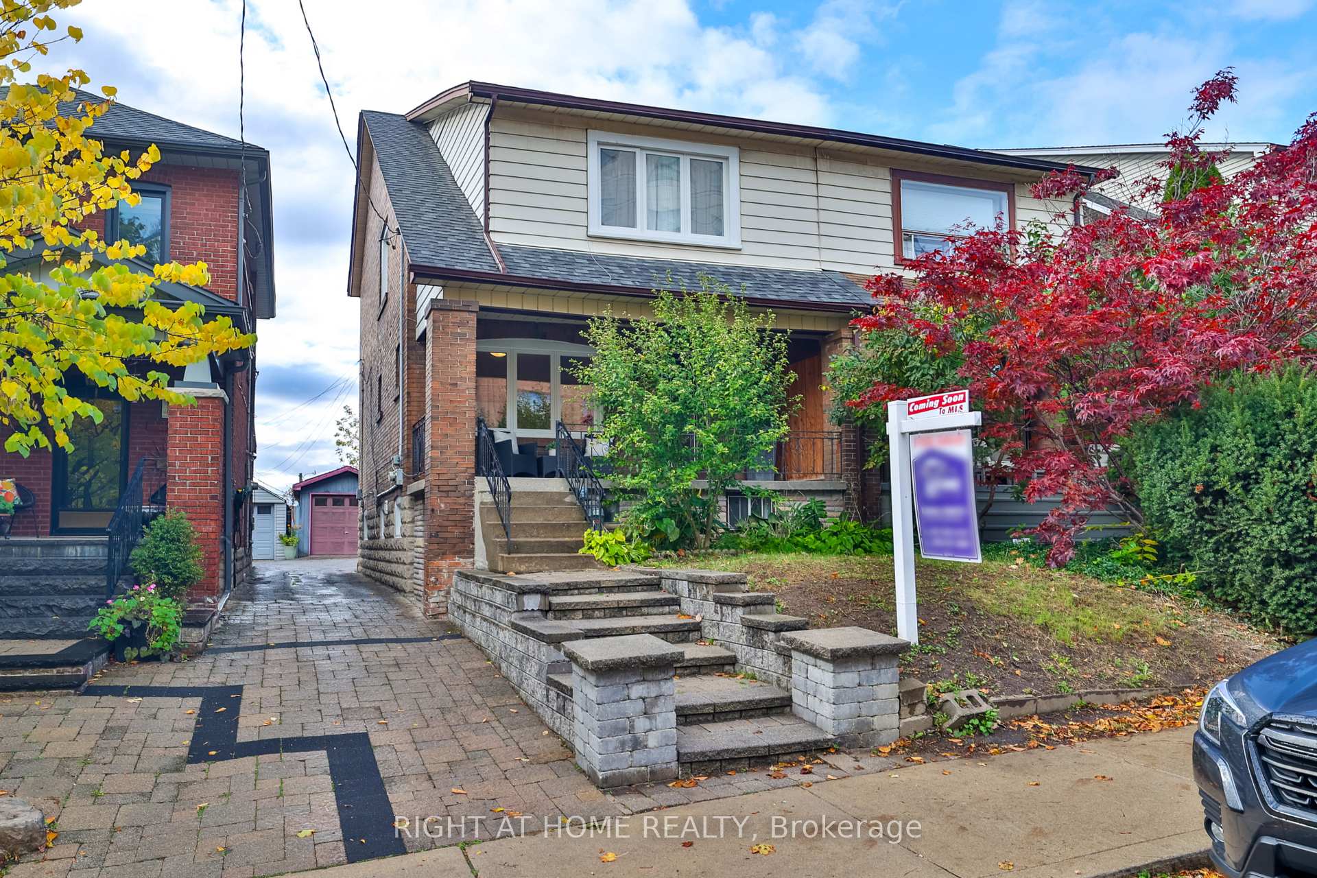 20 Winona Drive, Toronto C02, ON M6G 3S6