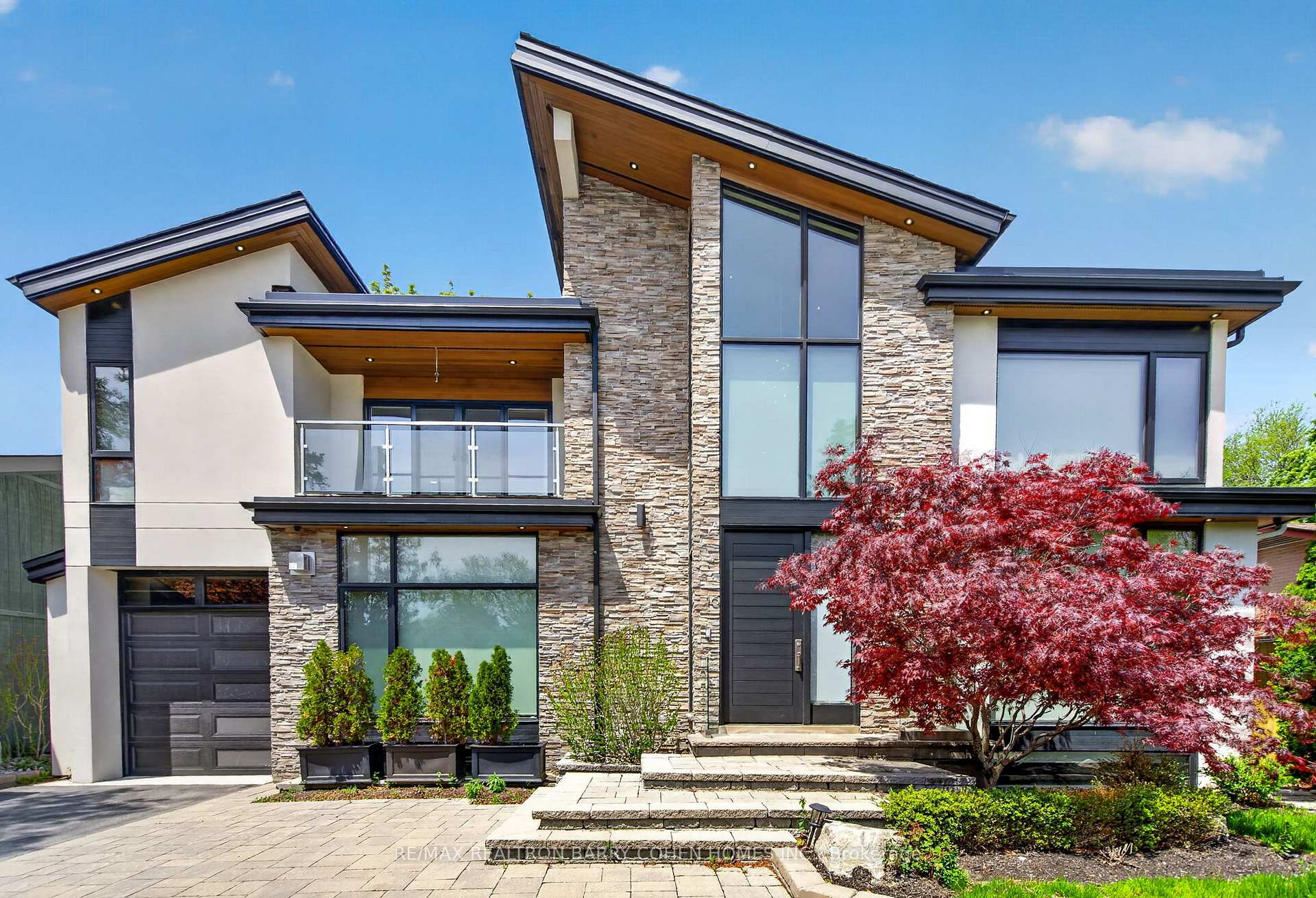 16 Chipping Road, Toronto C13, ON M3B 1L1