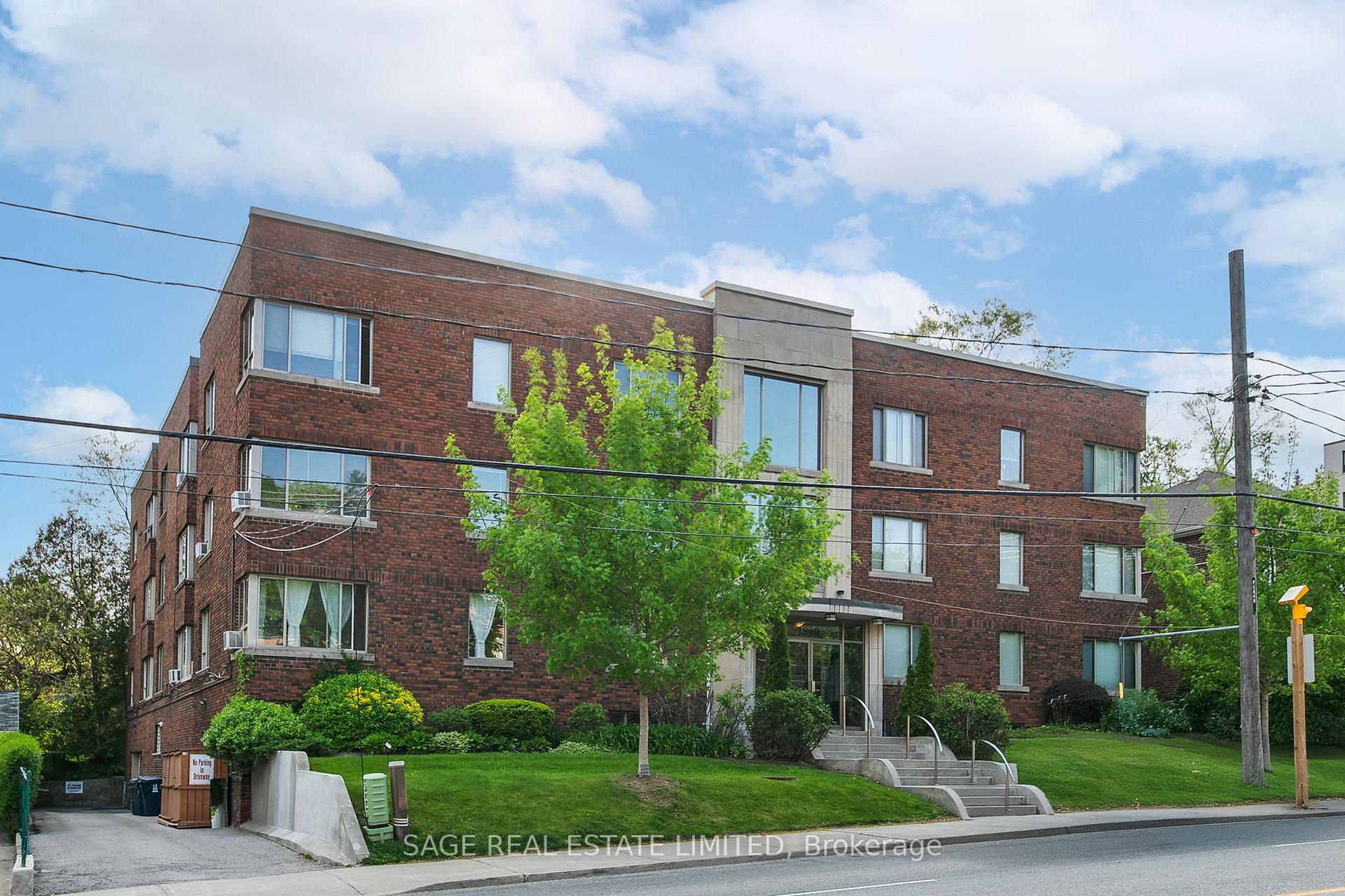 1840 Bathurst Street 204, Toronto C03, ON M5P 3K7