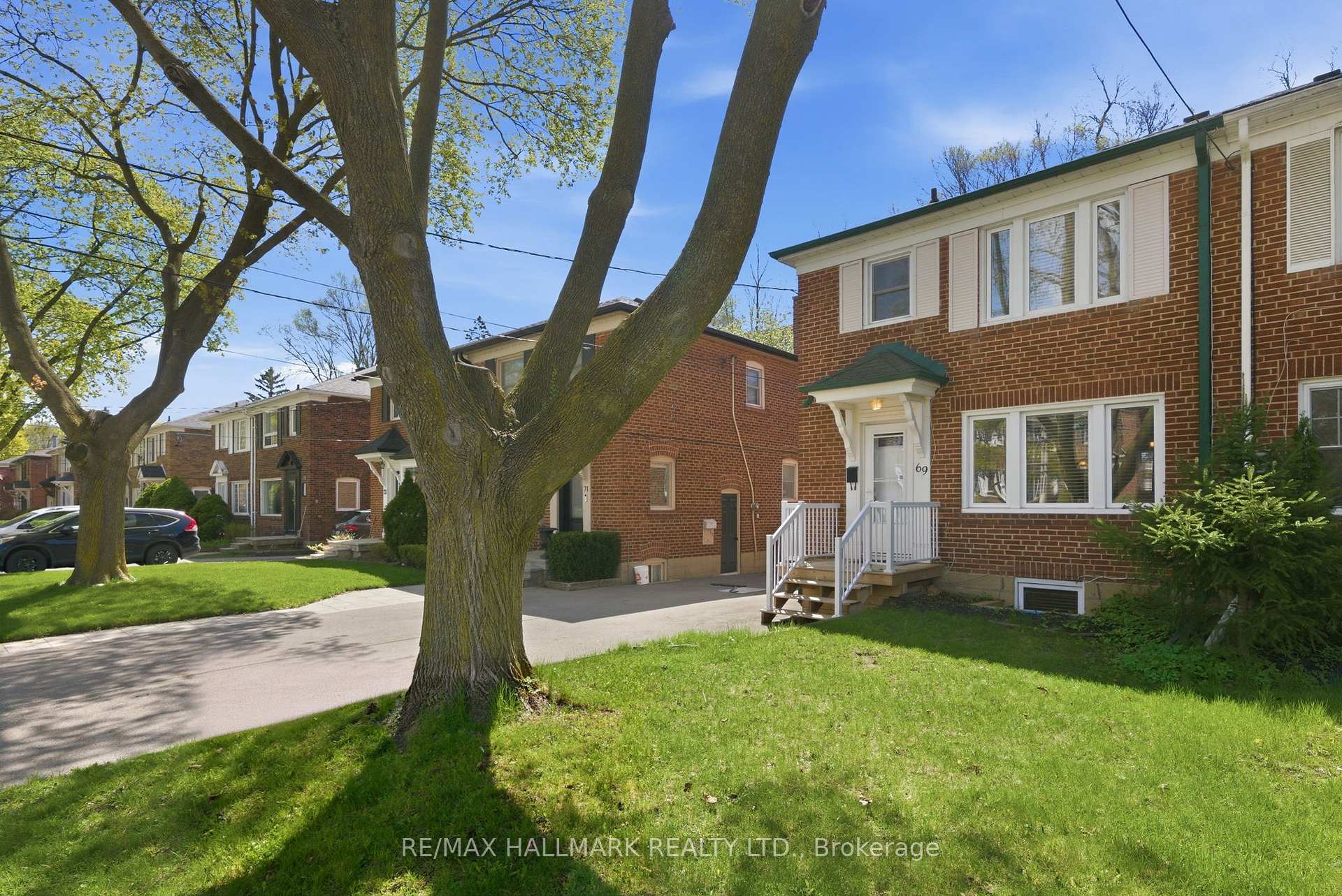 69 Thursfield Crescent, Toronto C11, ON M4G 2N4