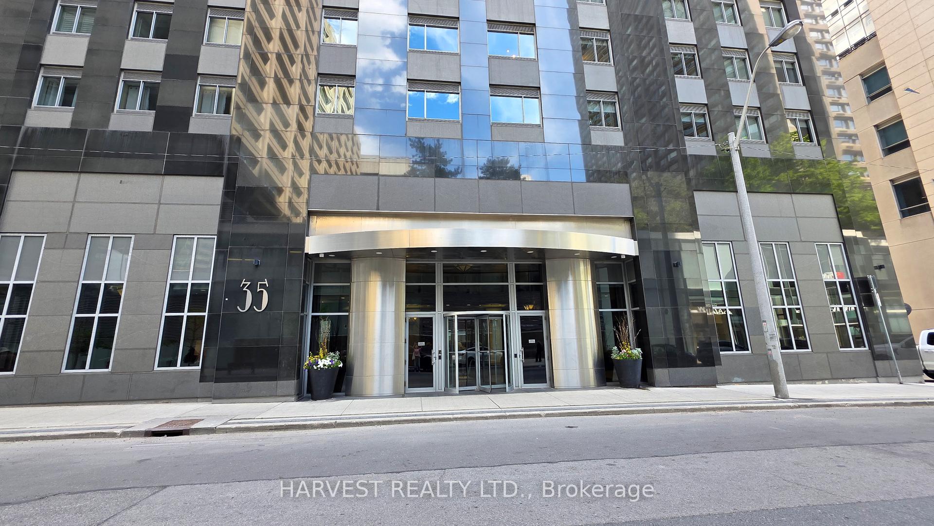 35 Balmuto Street 1506, Toronto, ON M4Y 0A3