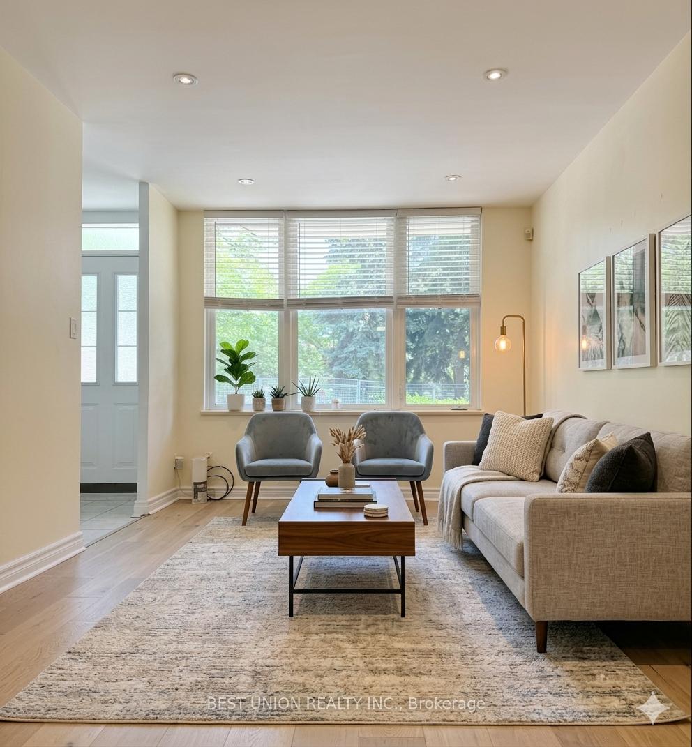 811 Grandview Way, Toronto, ON M2N 6V5