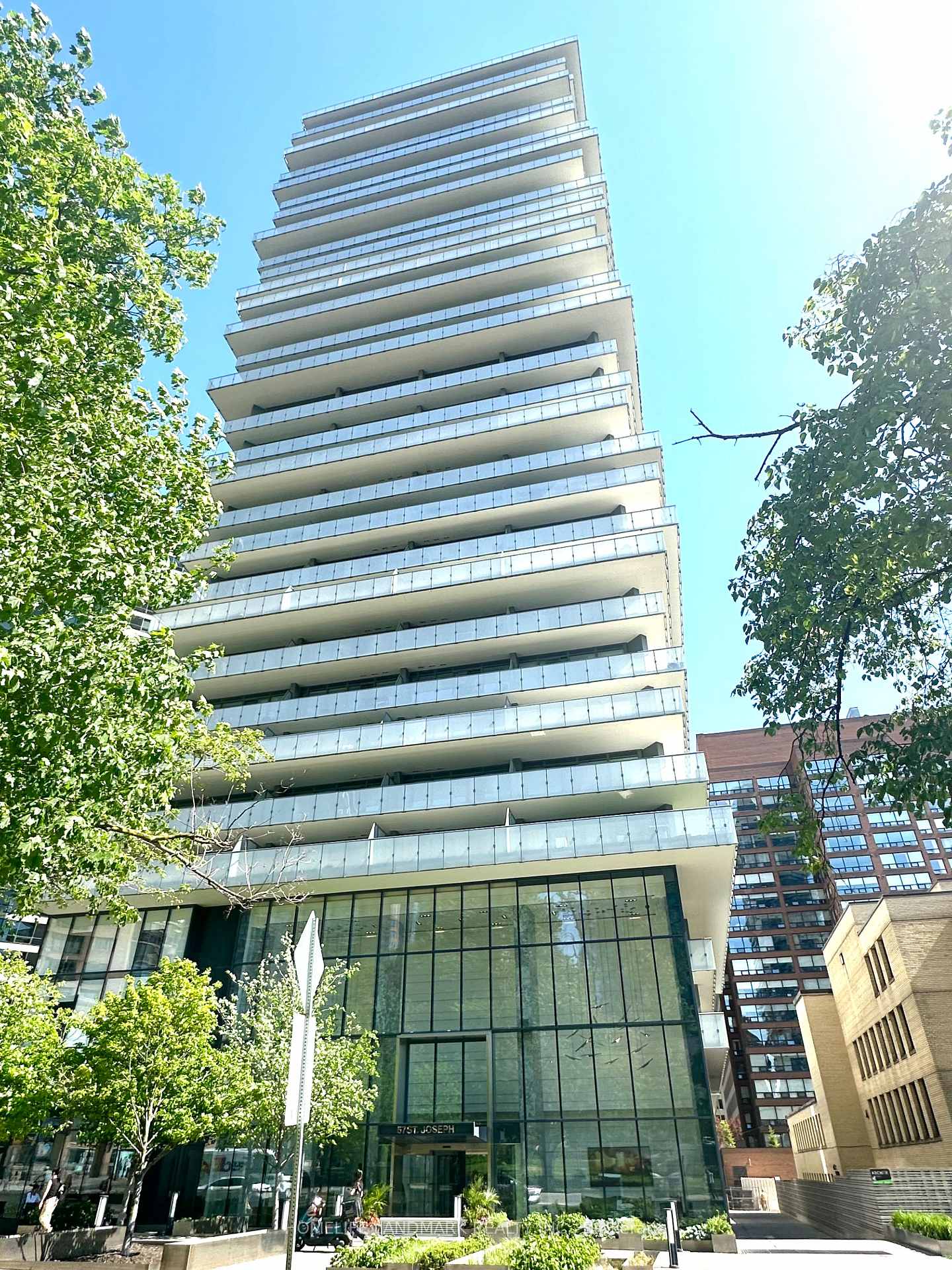 57 St Joseph Street 1004, Toronto, ON M5S 0C5