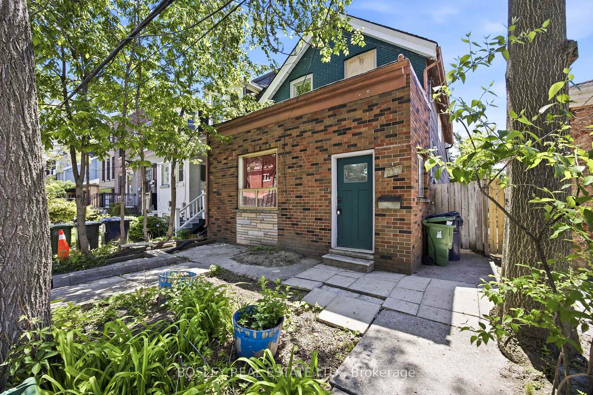 717 Richmond Street W, Toronto, ON M6J 1C4