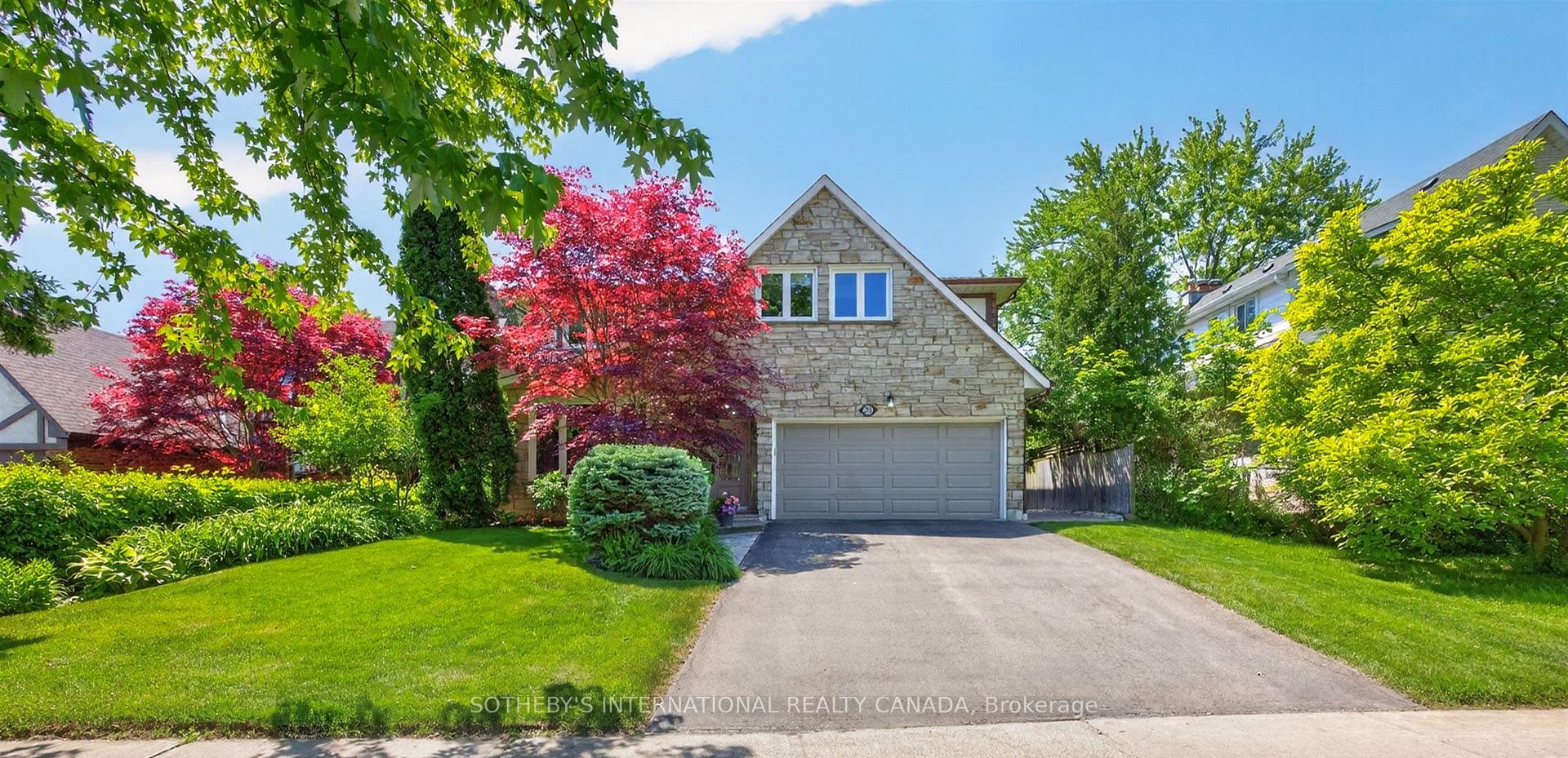 25 Gossamer Avenue, Toronto C14, ON M2M 2X3