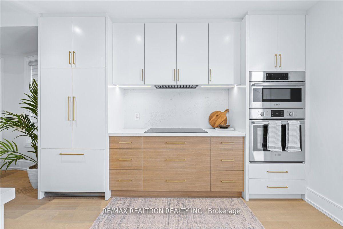 225 Christie Street, Toronto, ON M6G 3B5