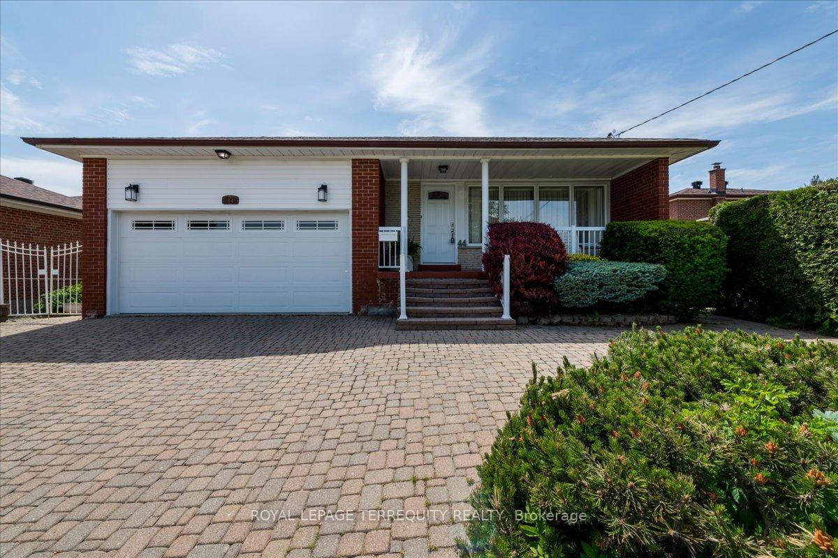 44 Margaret Avenue, Toronto, ON M2J 4C3