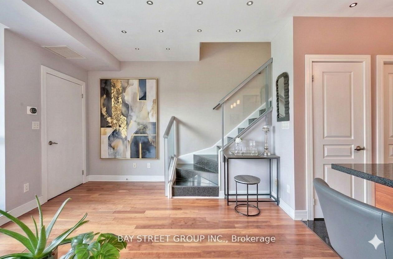 1 Avondale Avenue Uph3, Toronto, ON M2N 7J1
